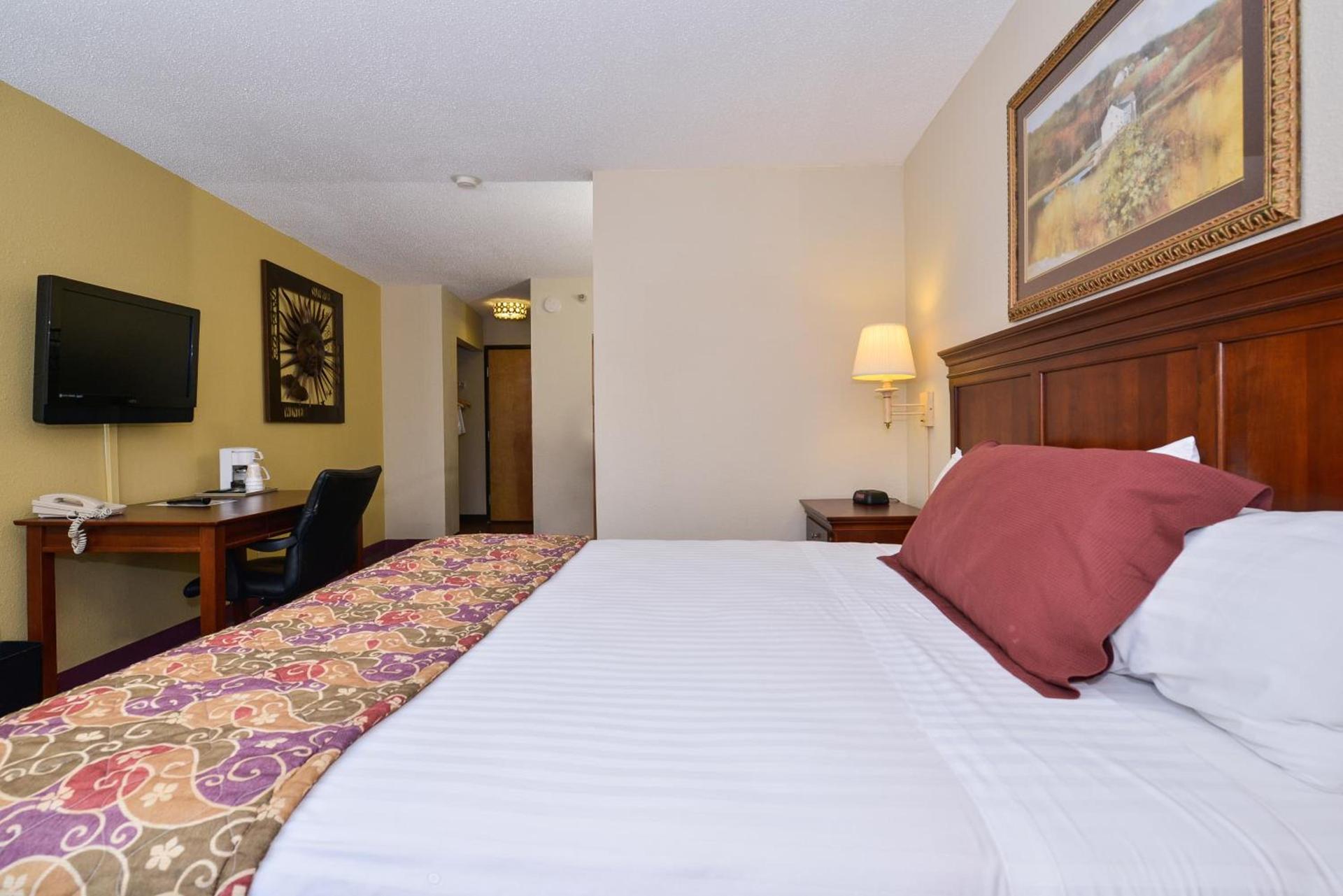 Lamplighter Inn-South photo 27