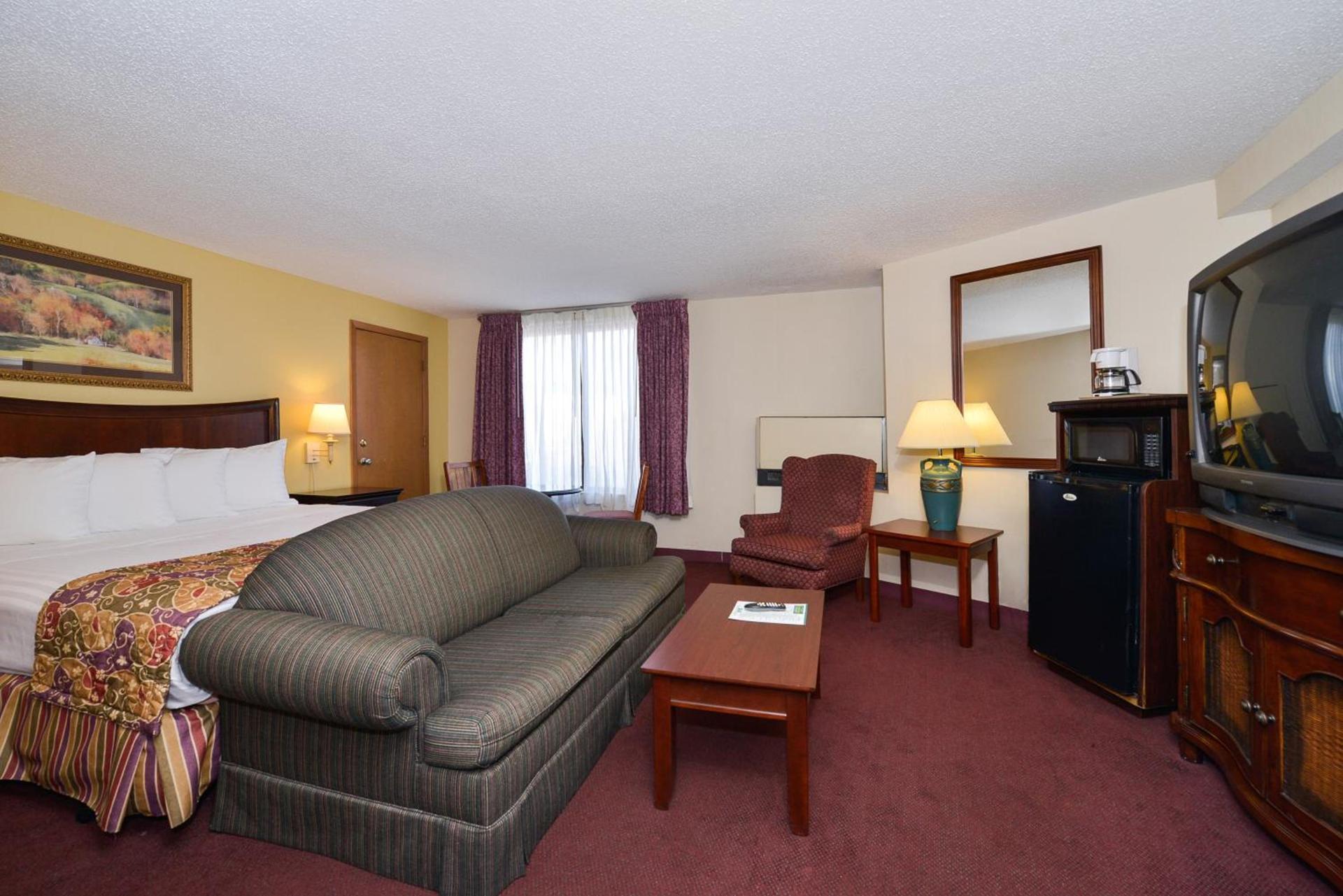Lamplighter Inn-South photo 30