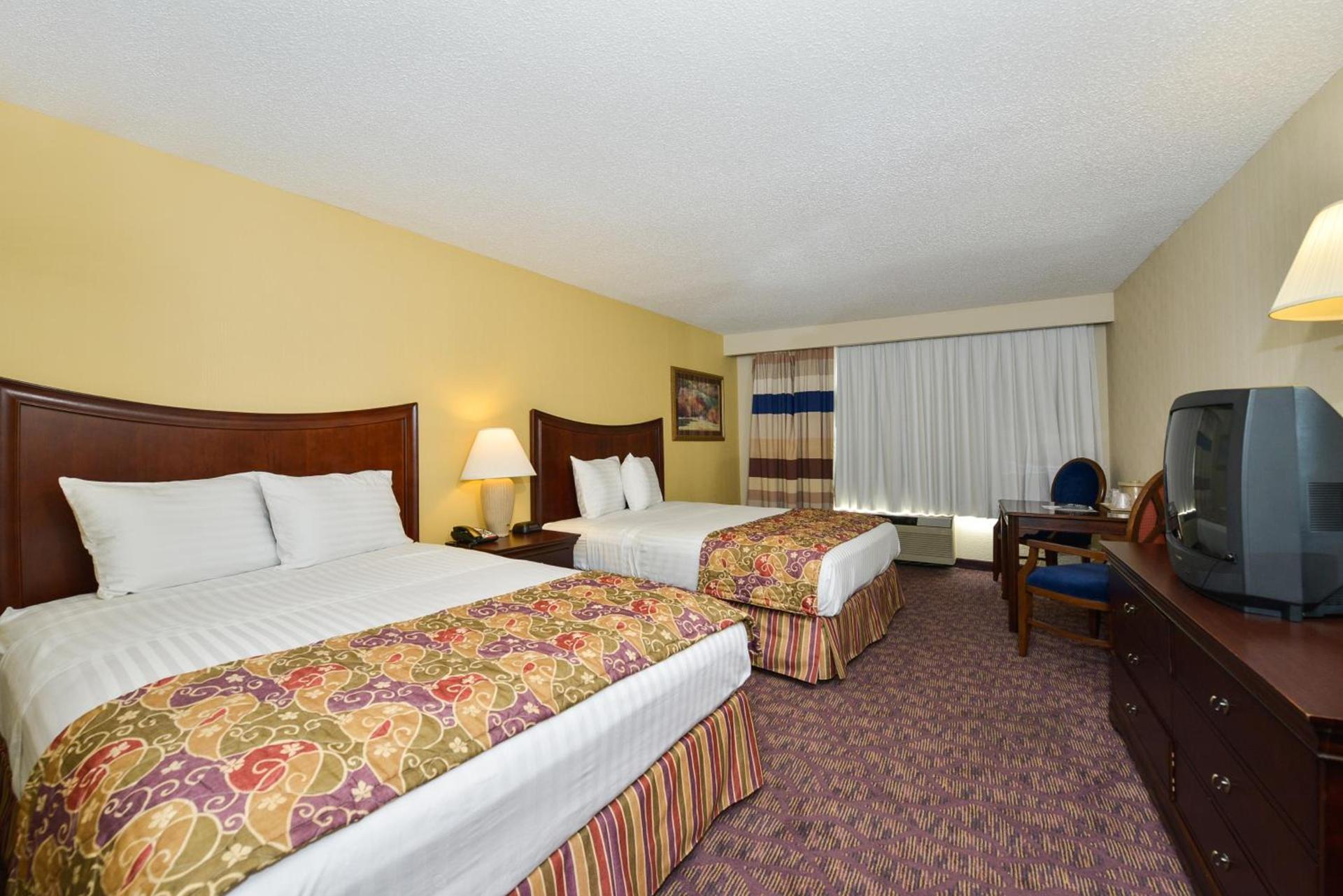 Lamplighter Inn-South photo 39