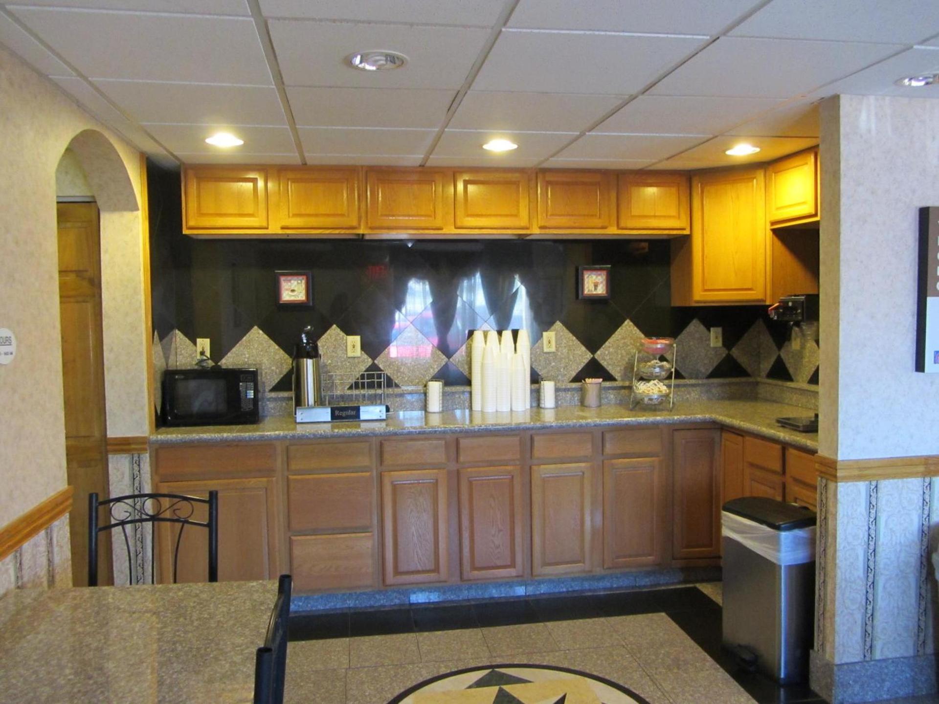 Motel 6-El Paso, TX - West photo 8