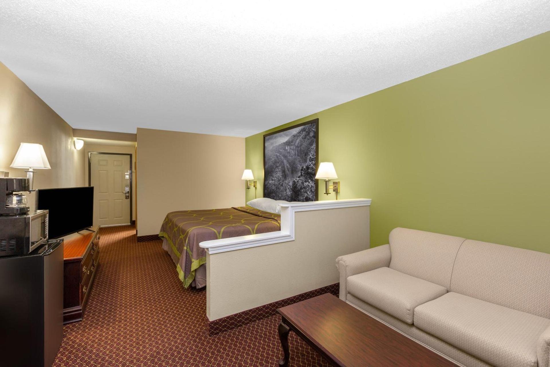 Super 8 by Wyndham Eureka Springs photo 38