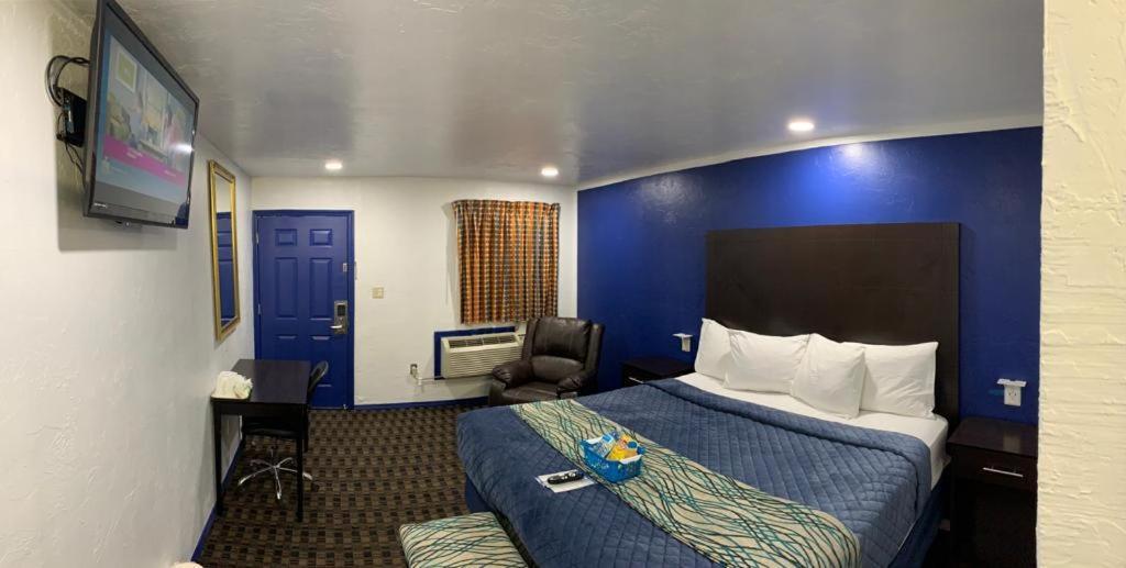 Budget Inn & Suites photo 55