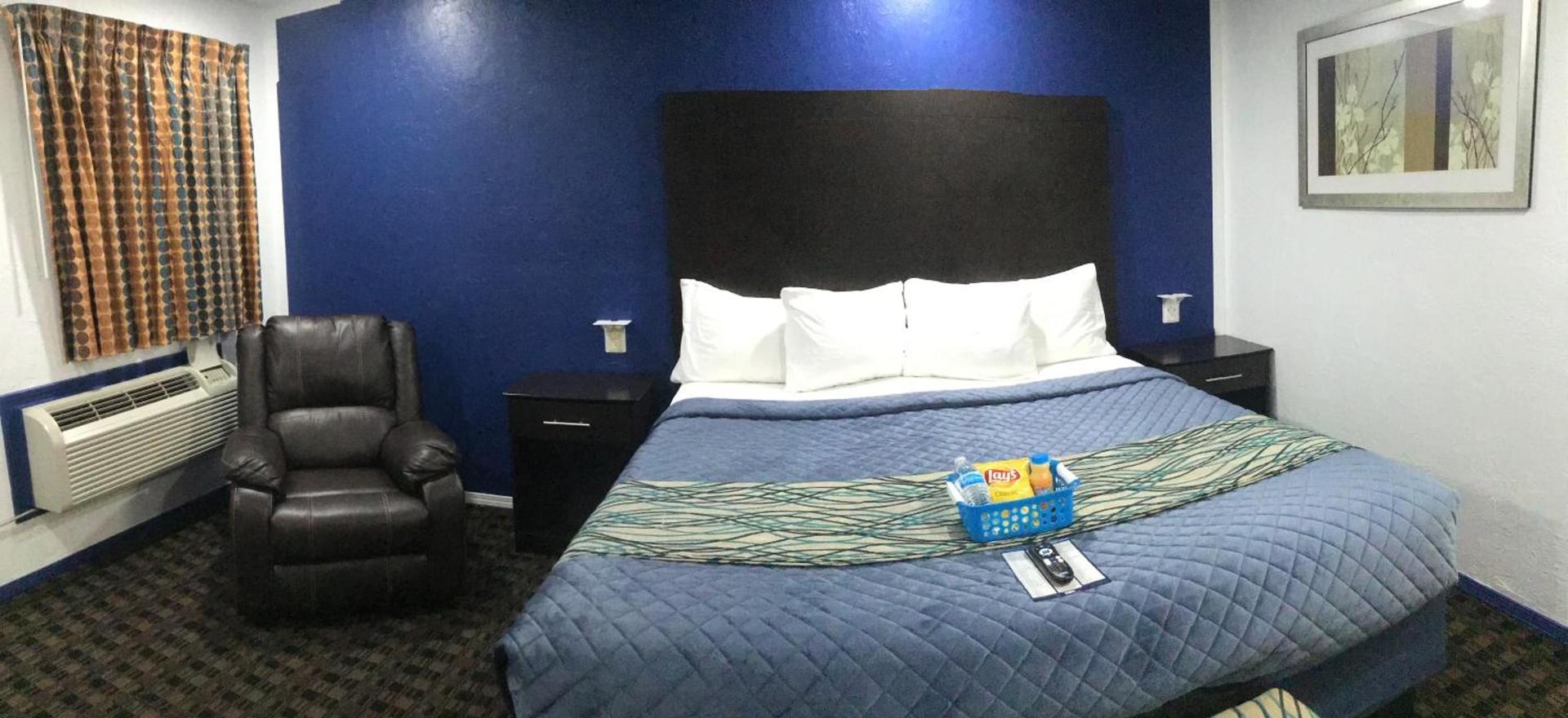 Budget Inn & Suites photo 56