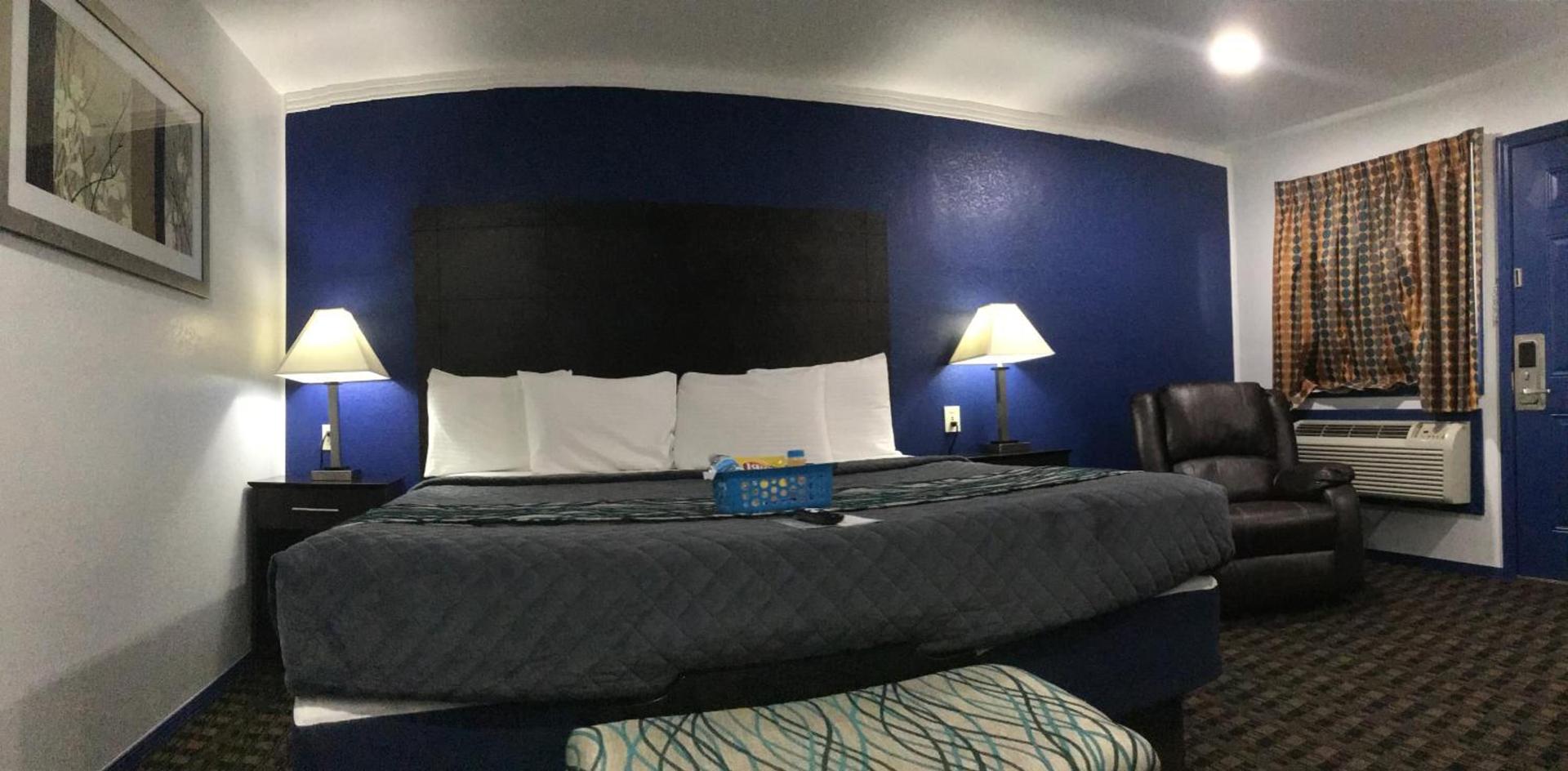 Budget Inn & Suites photo 64