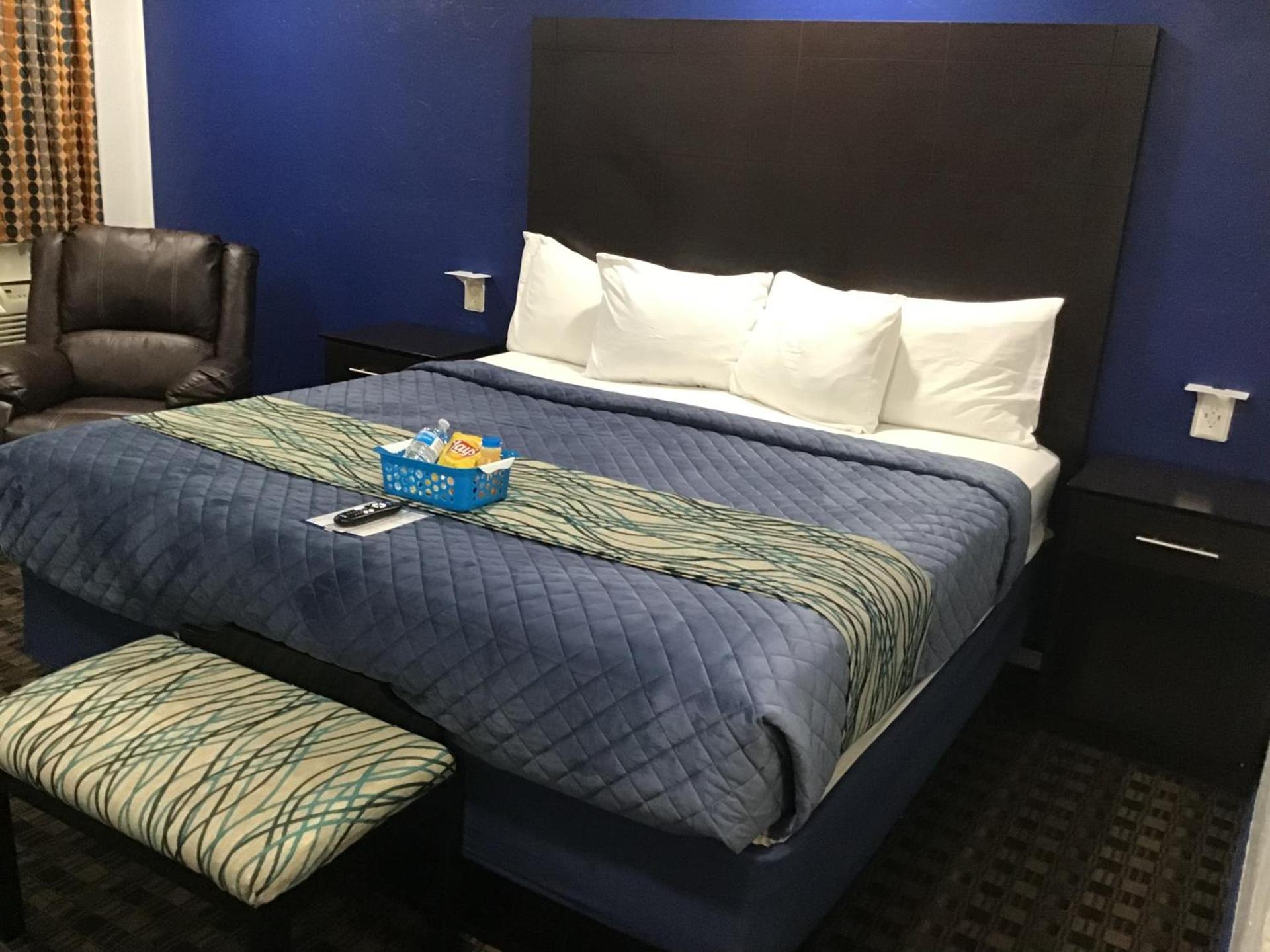 Budget Inn & Suites photo 65
