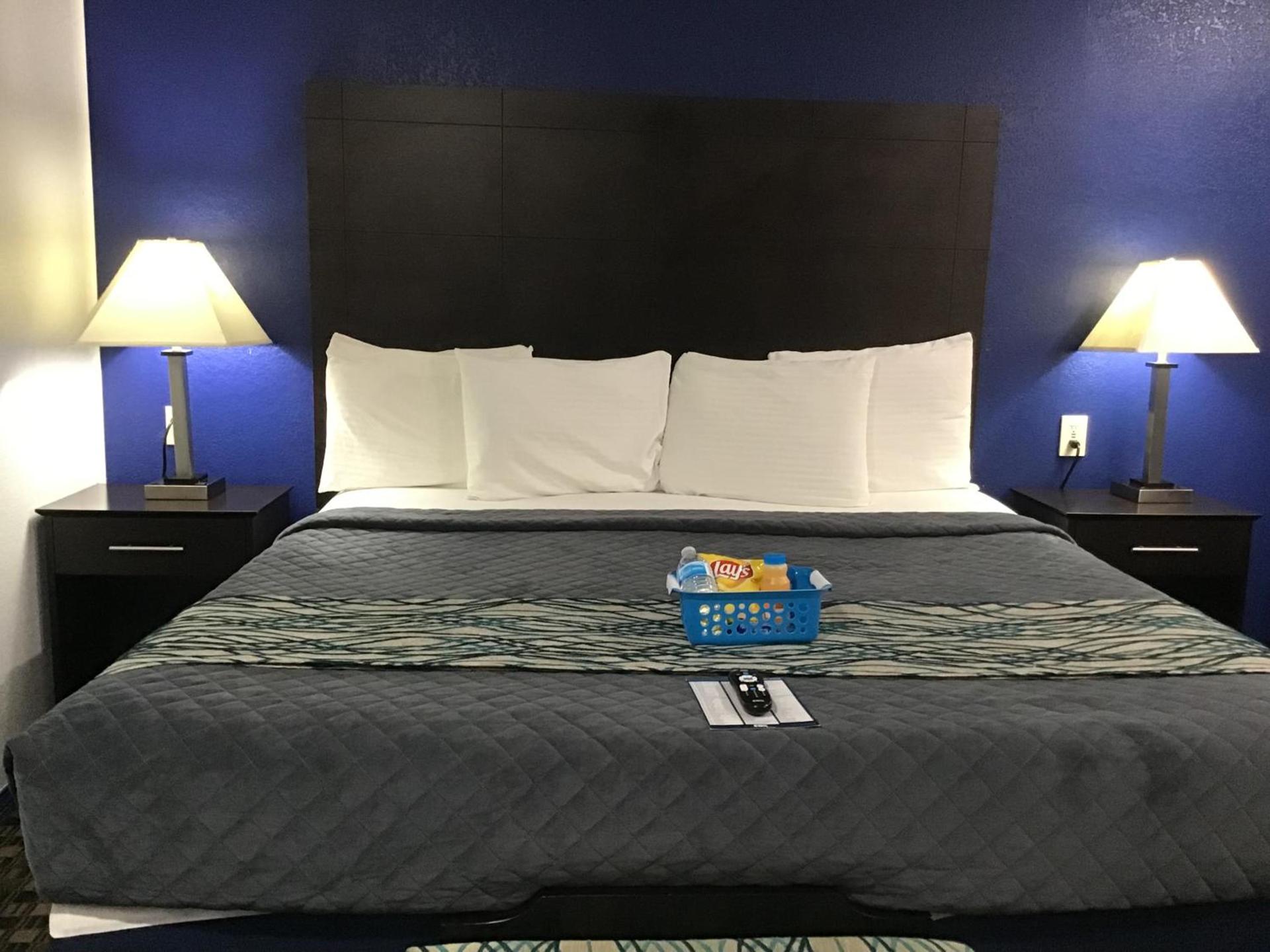 Budget Inn & Suites photo 66