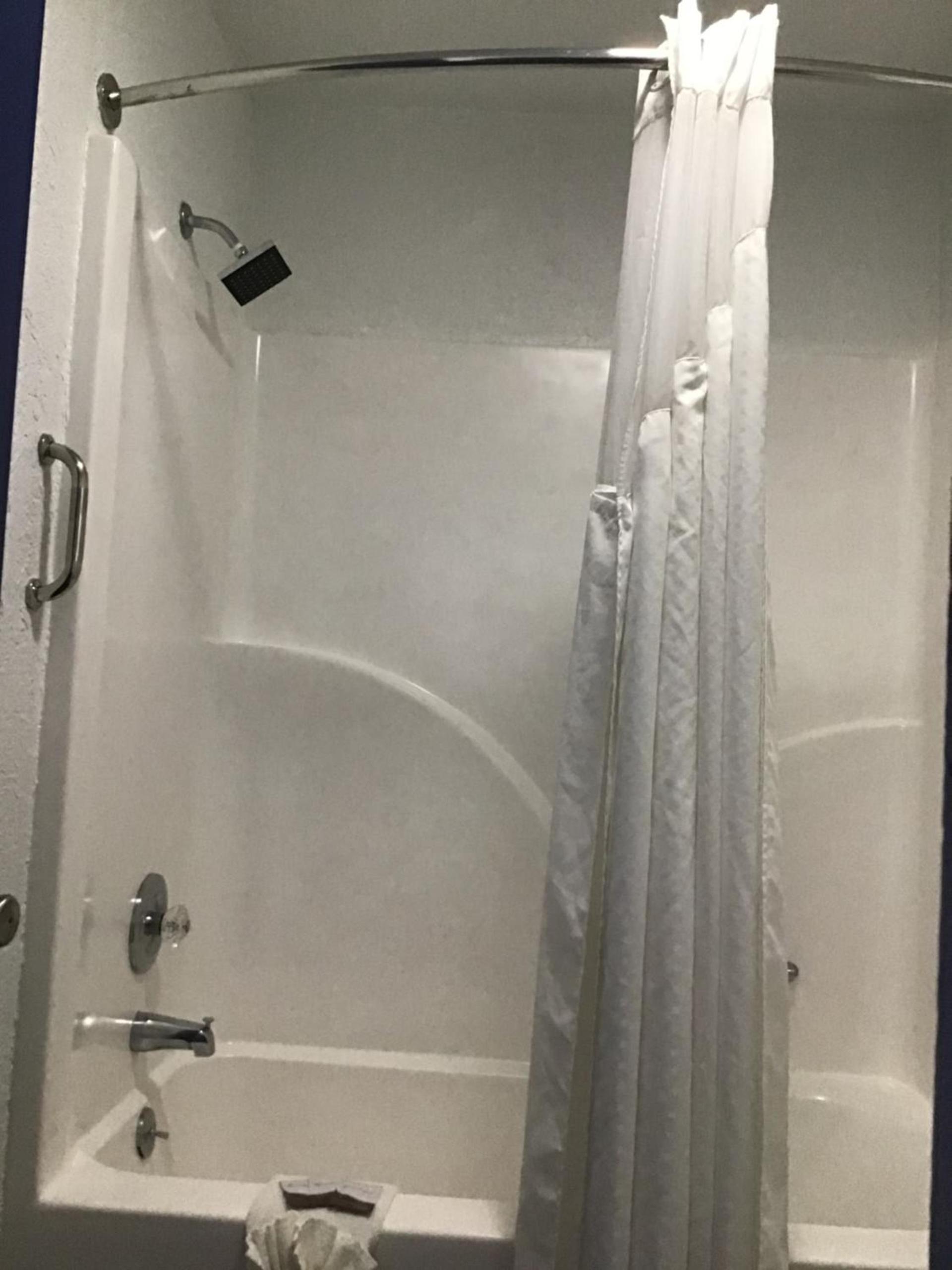 Budget Inn & Suites photo 45