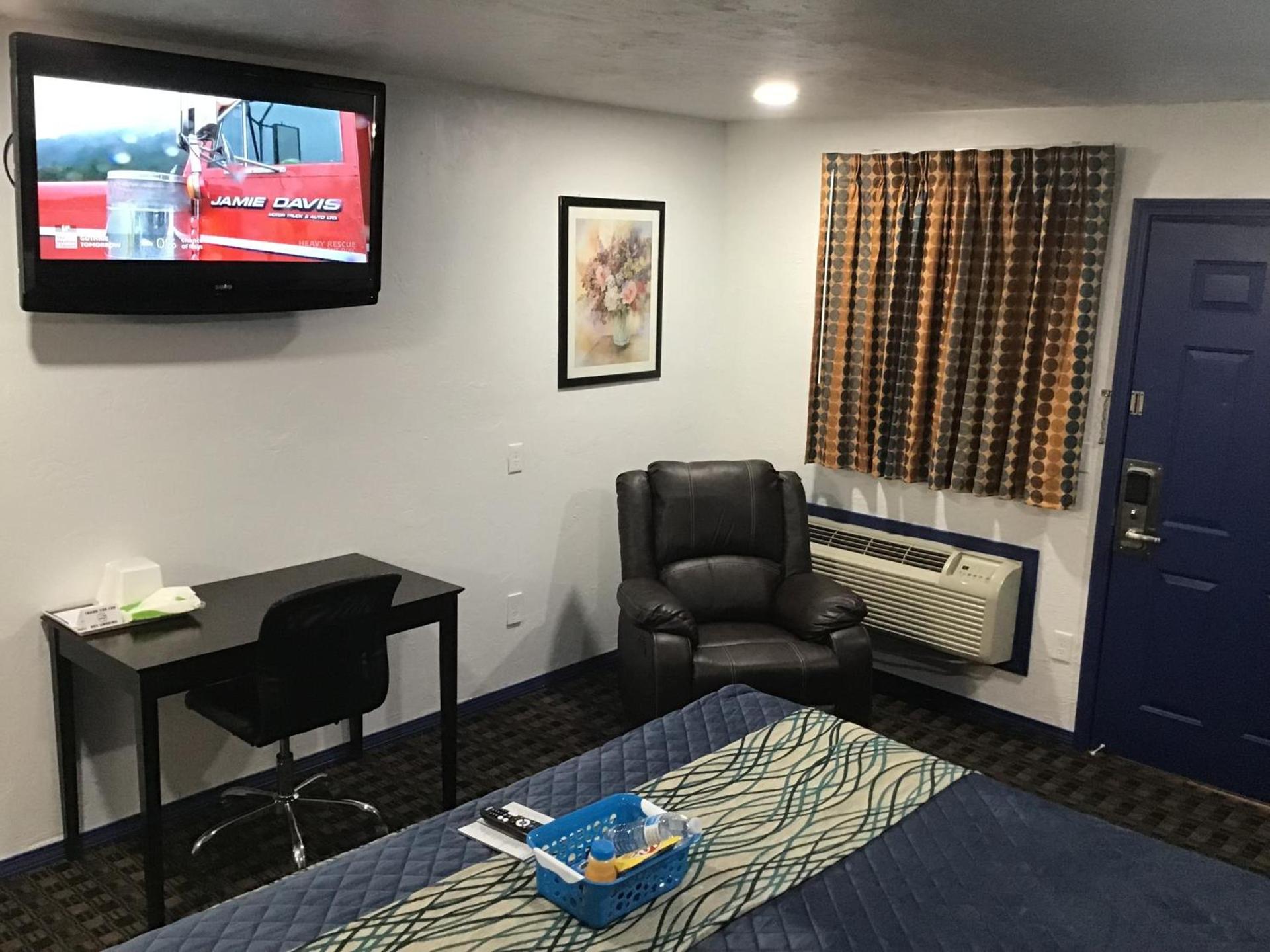 Budget Inn & Suites photo 46