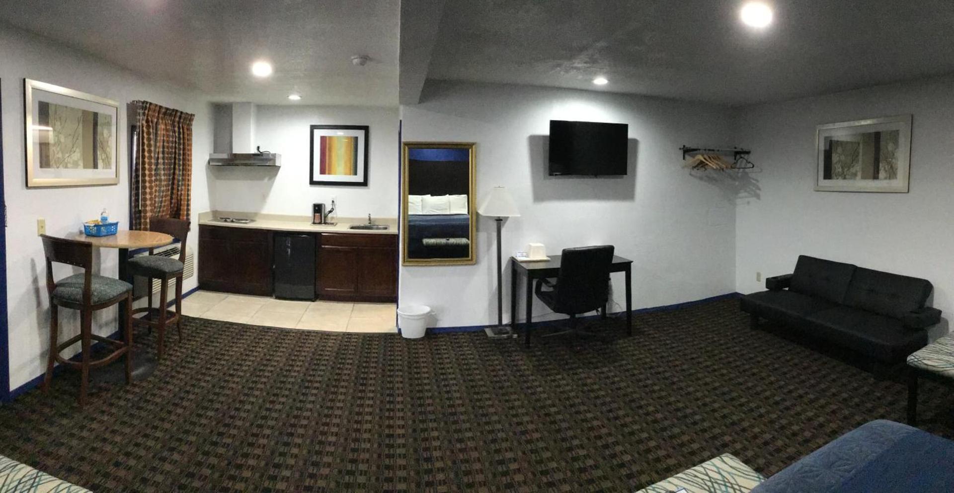 Budget Inn & Suites photo 41