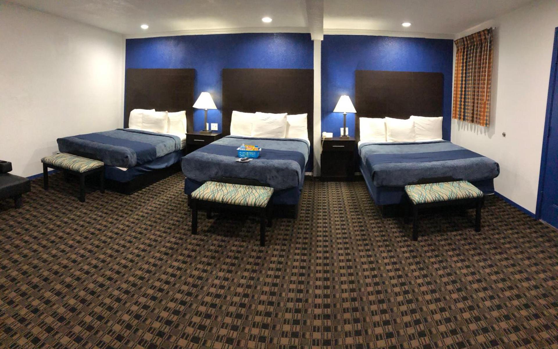 Budget Inn & Suites photo 43