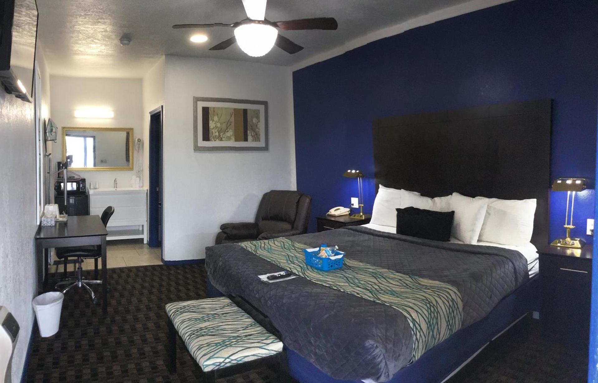 Budget Inn & Suites photo 35