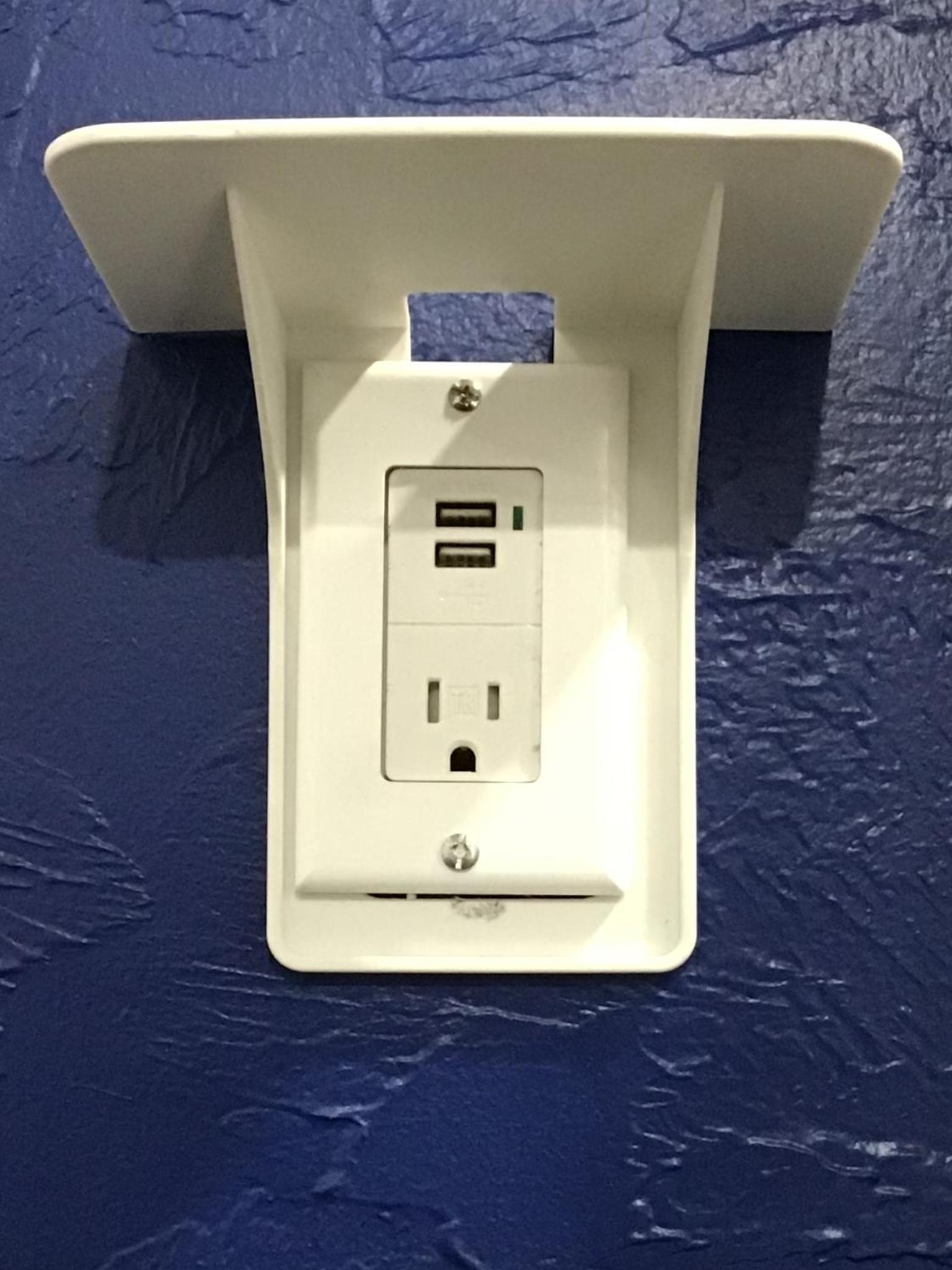 Budget Inn & Suites photo 12