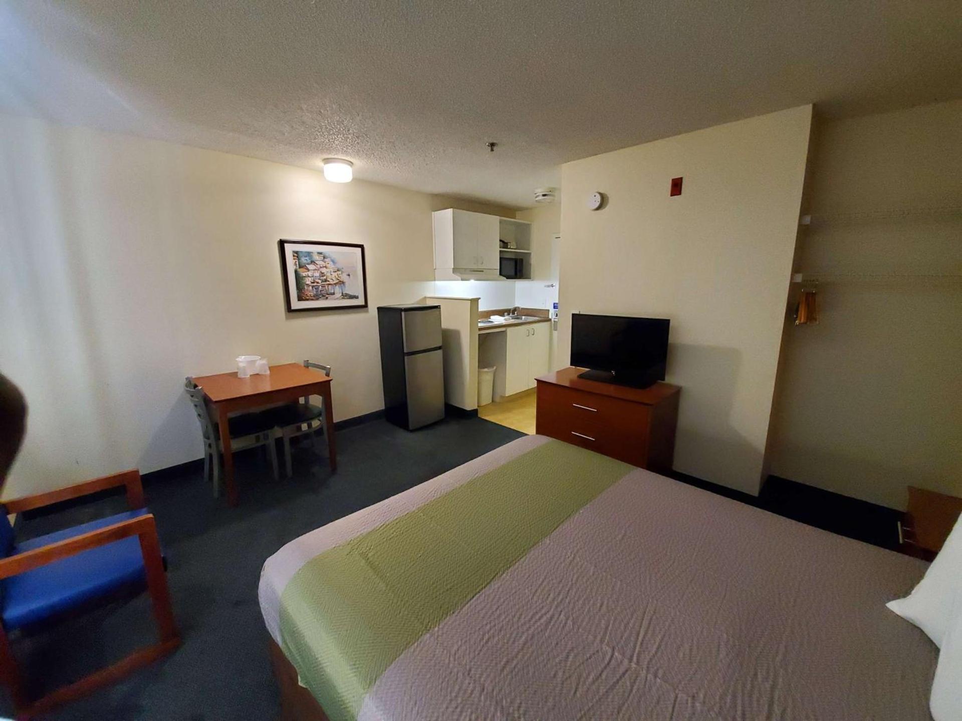 Studio 6 Extended Stay - Richmond, VA - I-64 West photo 7