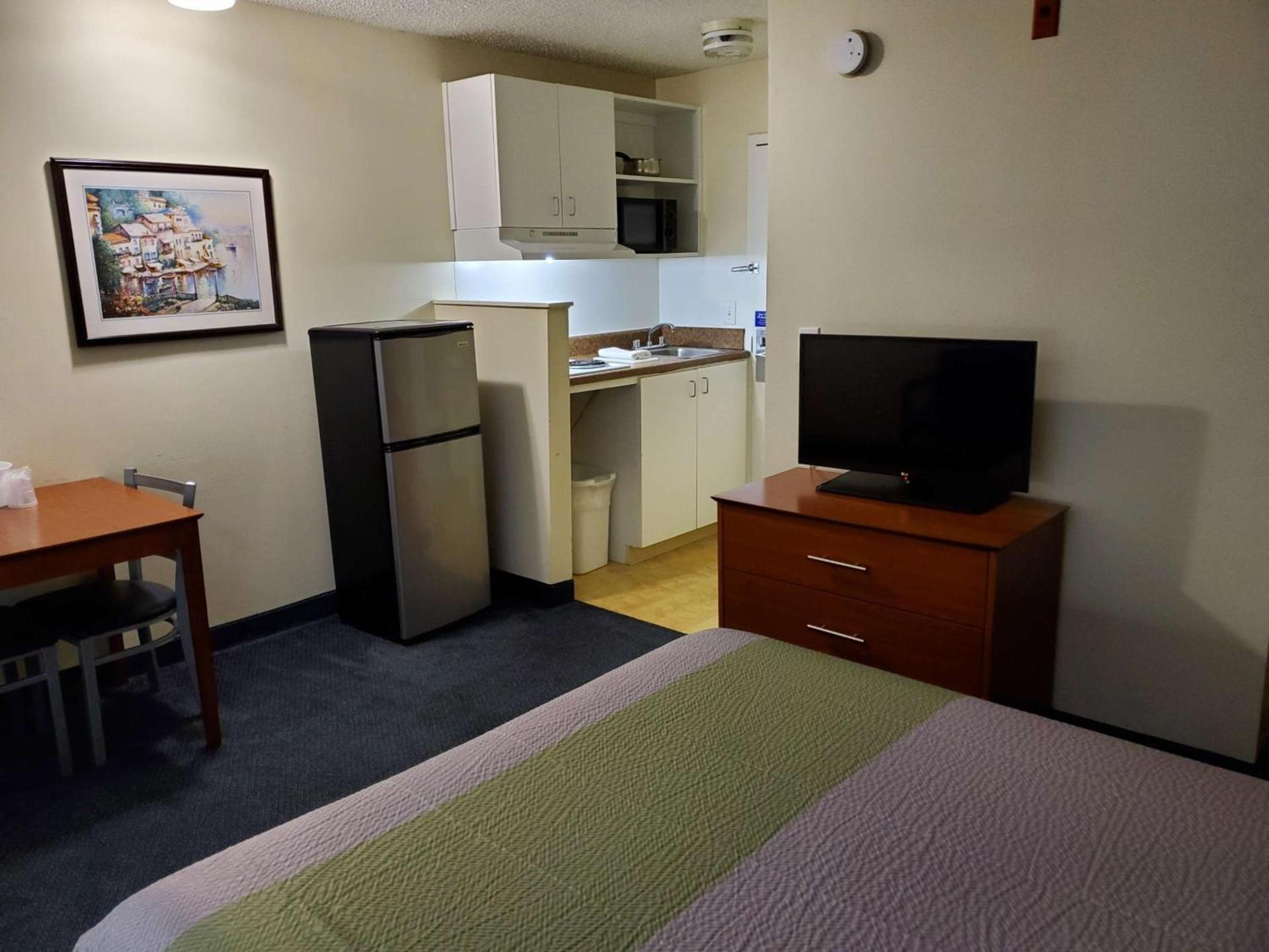 Studio 6 Extended Stay - Richmond, VA - I-64 West photo 9