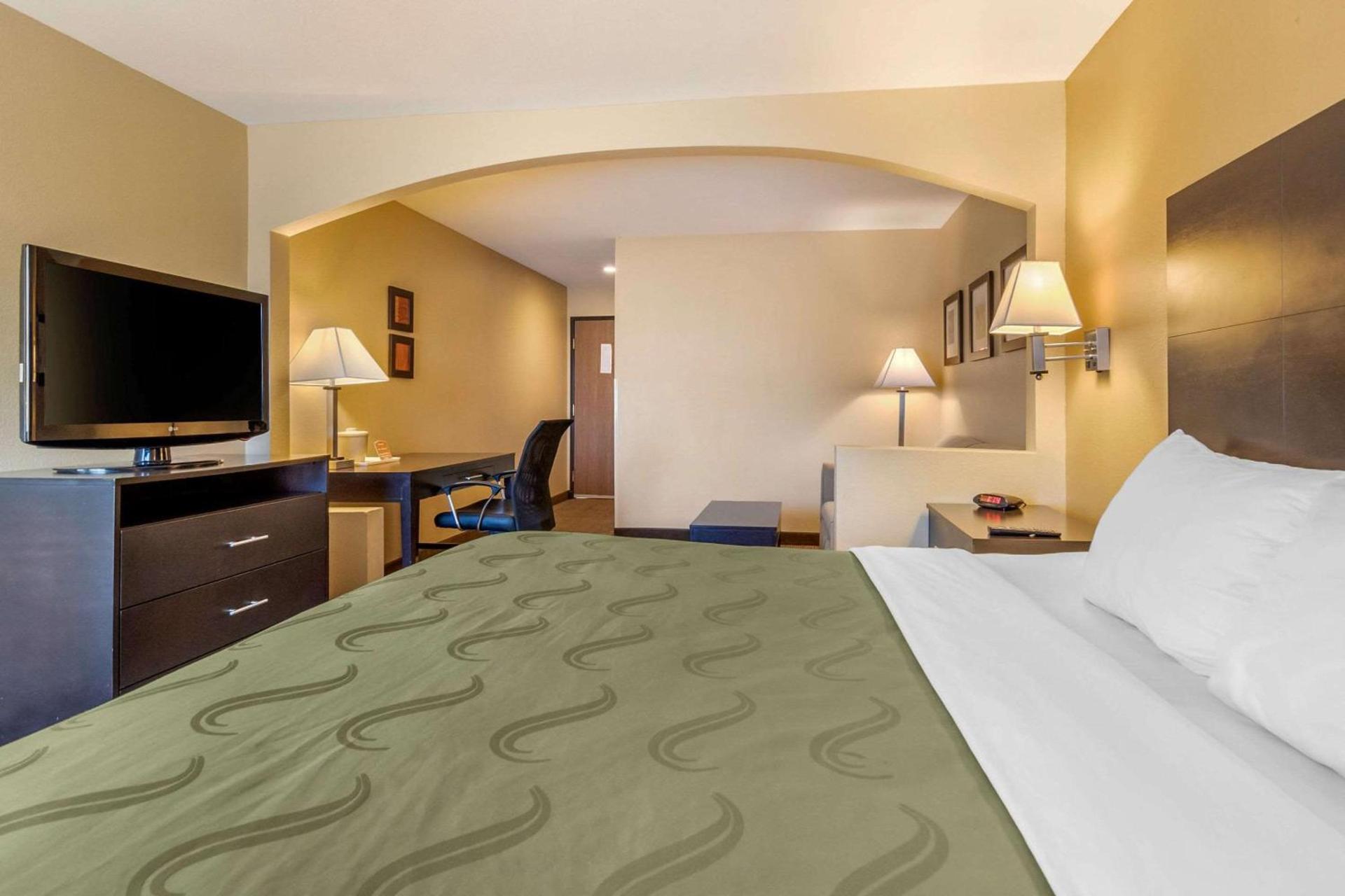 Quality Inn & Suites Lenexa Kansas City photo 31