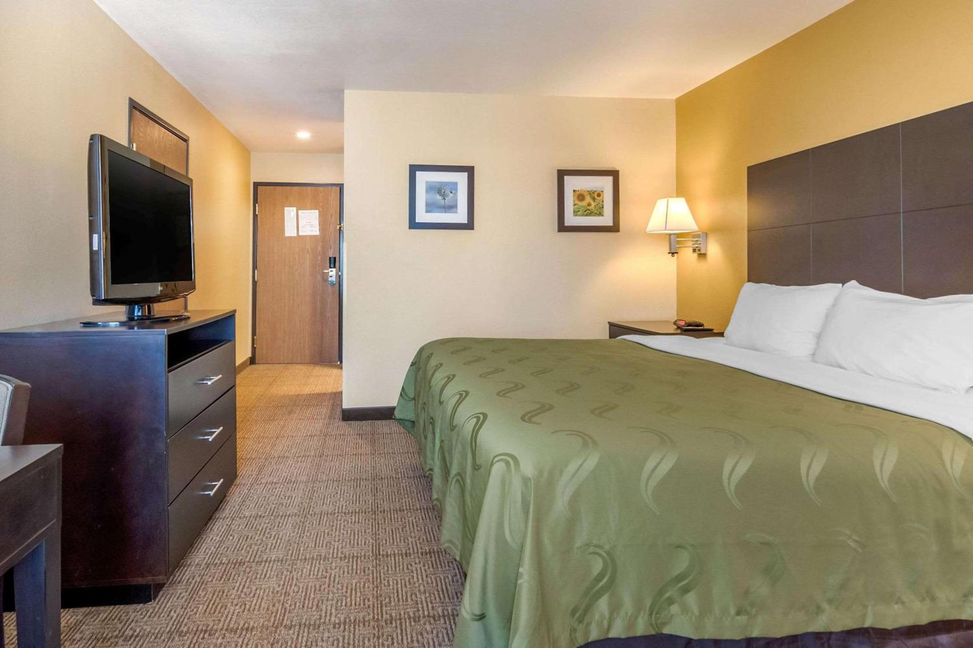 Quality Inn & Suites Lenexa Kansas City photo 25