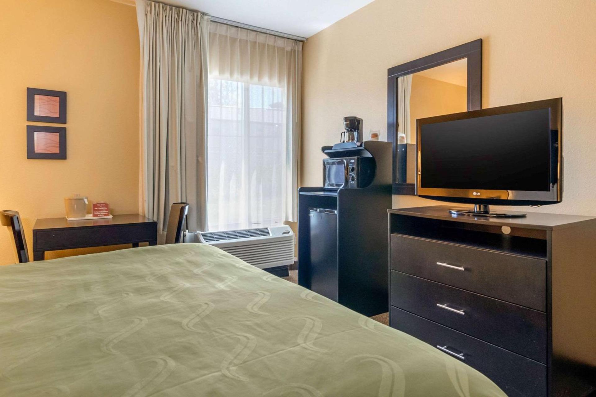 Quality Inn & Suites Lenexa Kansas City photo 3