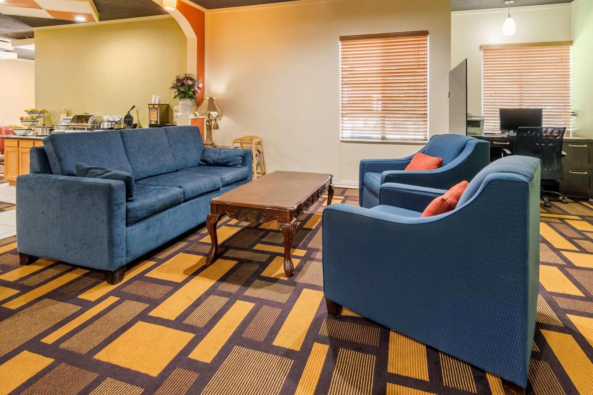 Quality Inn & Suites Lenexa Kansas City photo 23