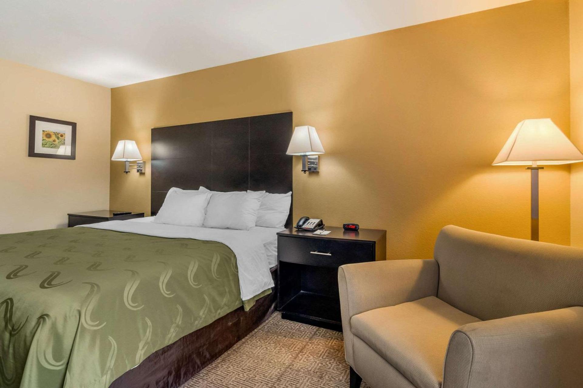 Quality Inn & Suites Lenexa Kansas City photo 8