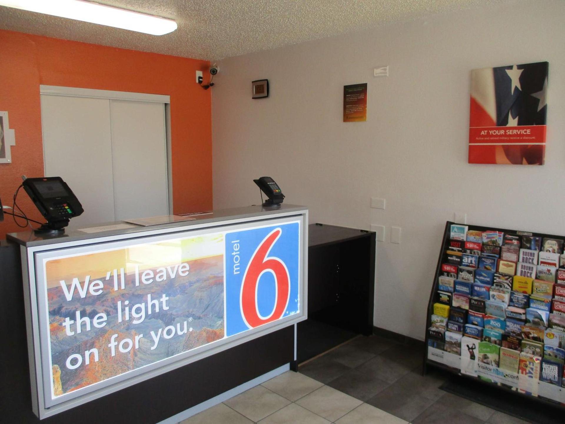 Motel 6-Austin, TX - North Central photo 21