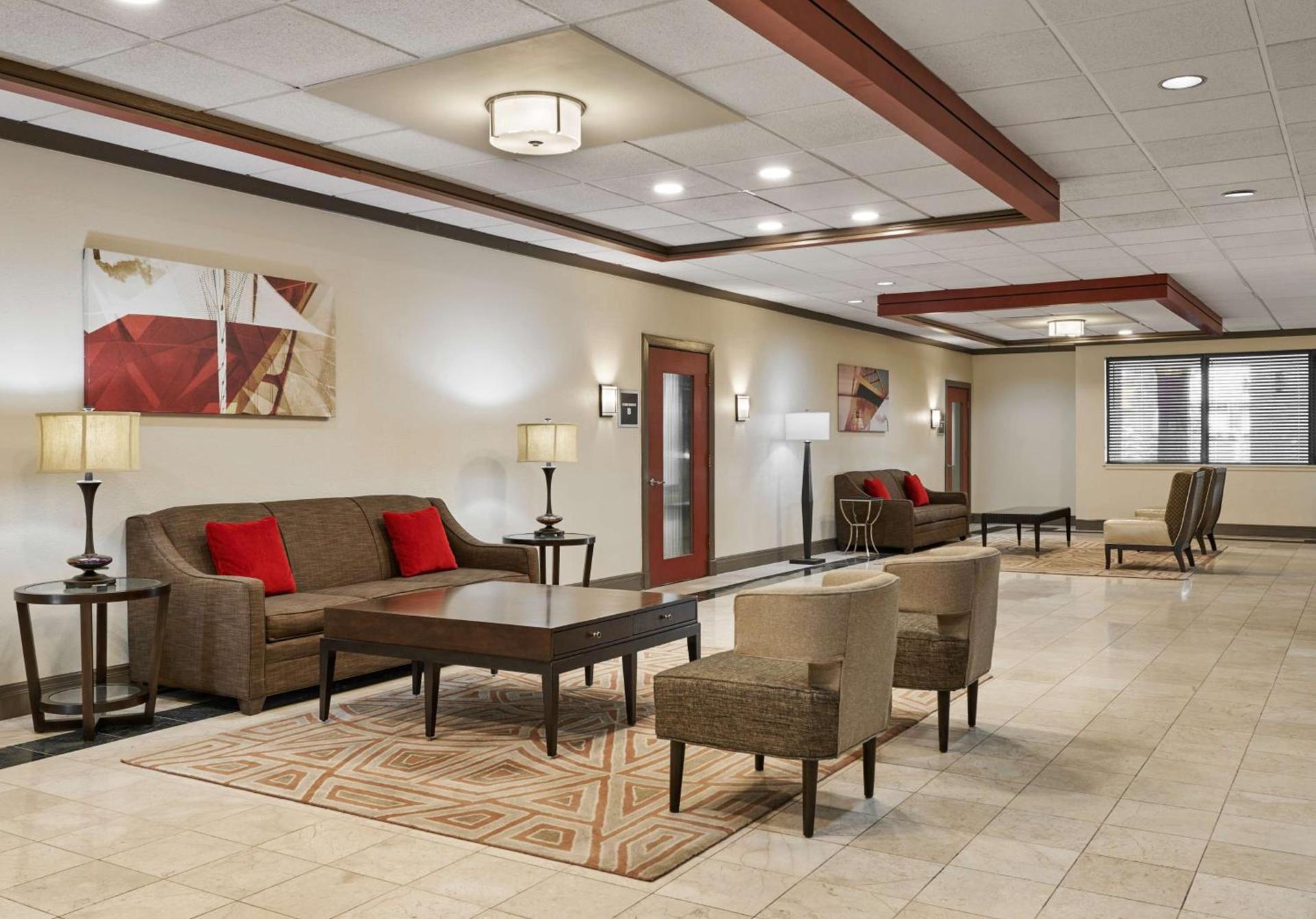 Best Western Plus Milwaukee Airport Hotel & Conference Center photo 3