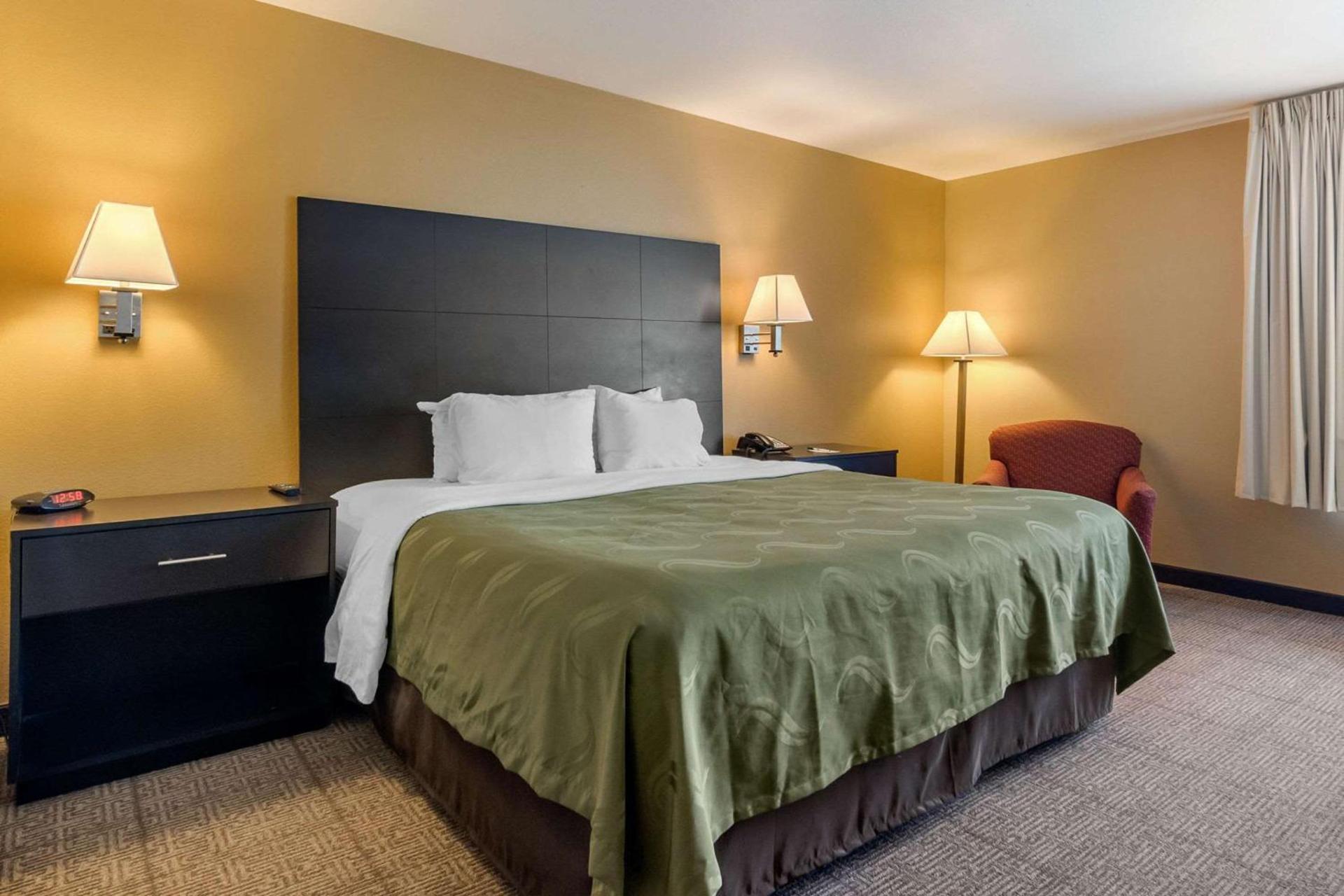 Quality Inn & Suites Lenexa Kansas City photo 16