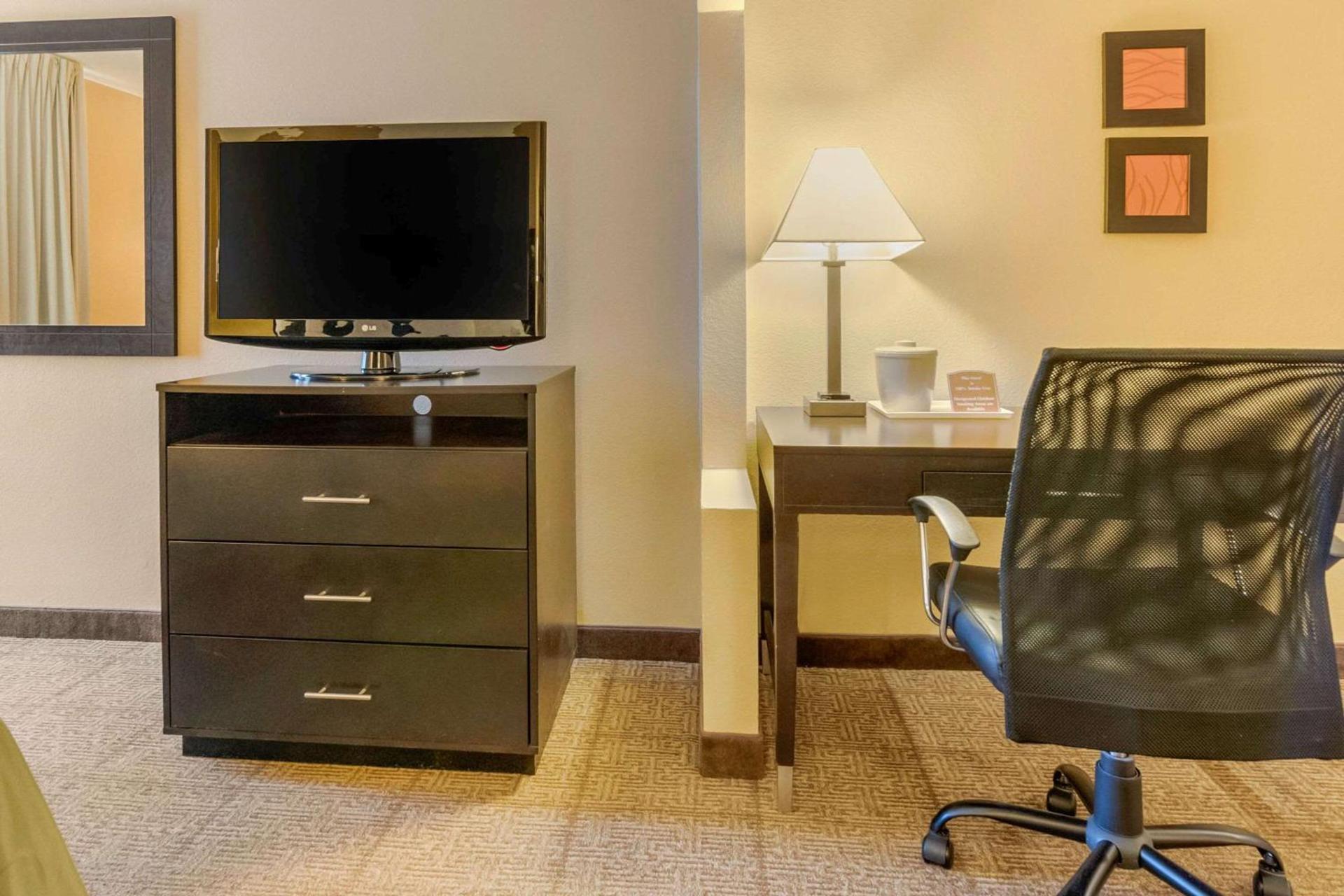 Quality Inn & Suites Lenexa Kansas City photo 15