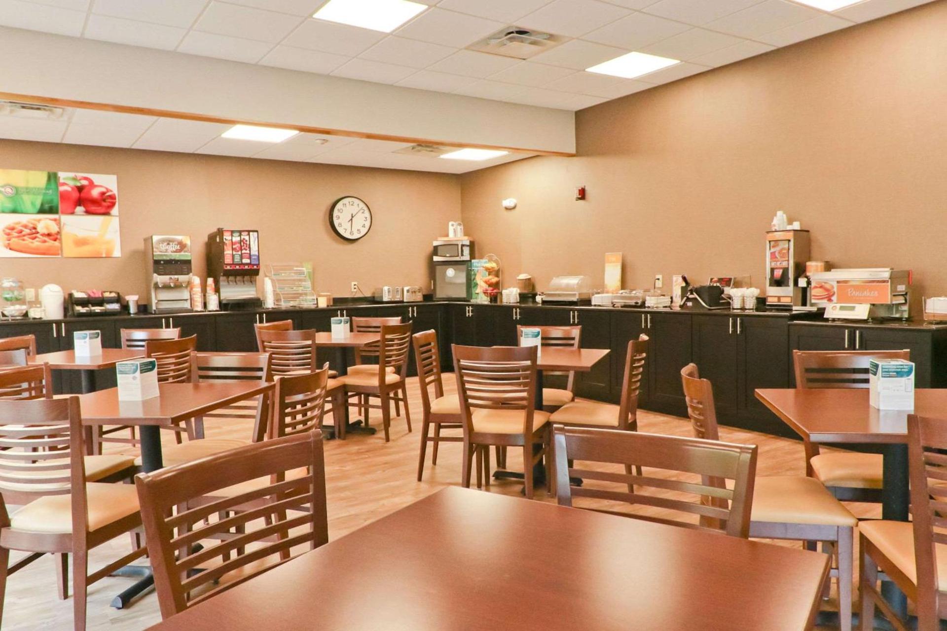 Quality Inn Shelburne - Burlington photo 27