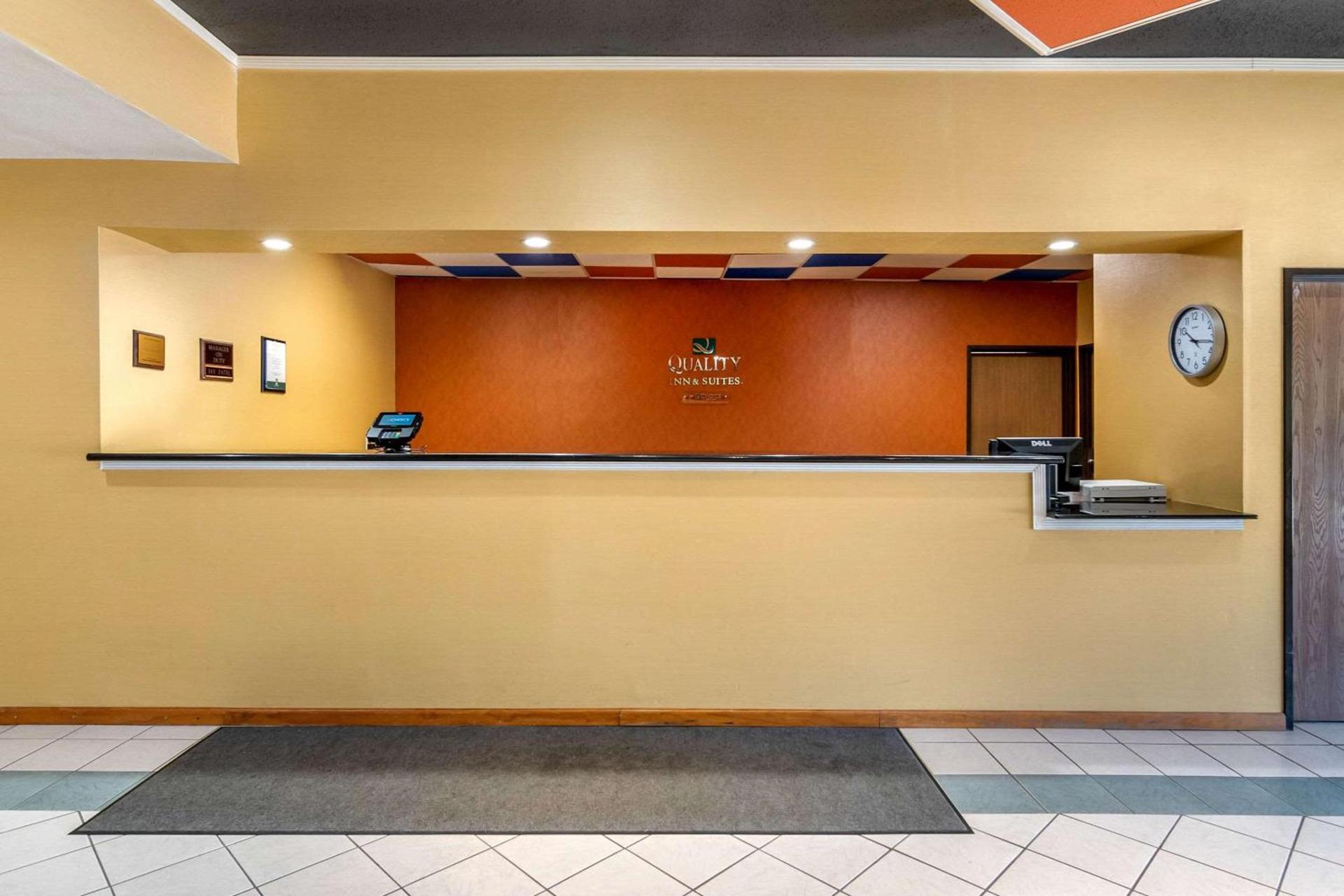 Quality Inn & Suites Lenexa Kansas City photo 14
