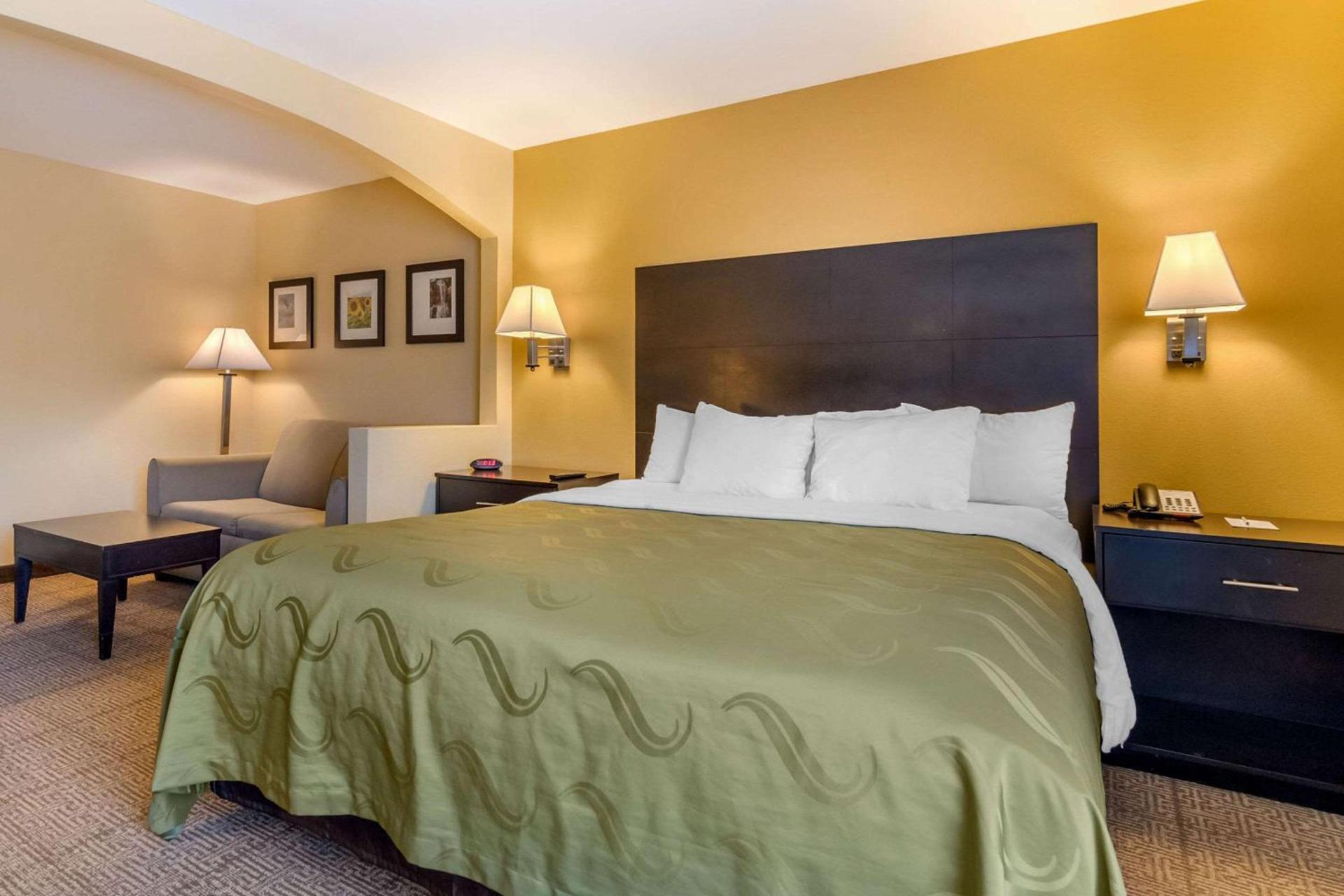Quality Inn & Suites Lenexa Kansas City photo 13