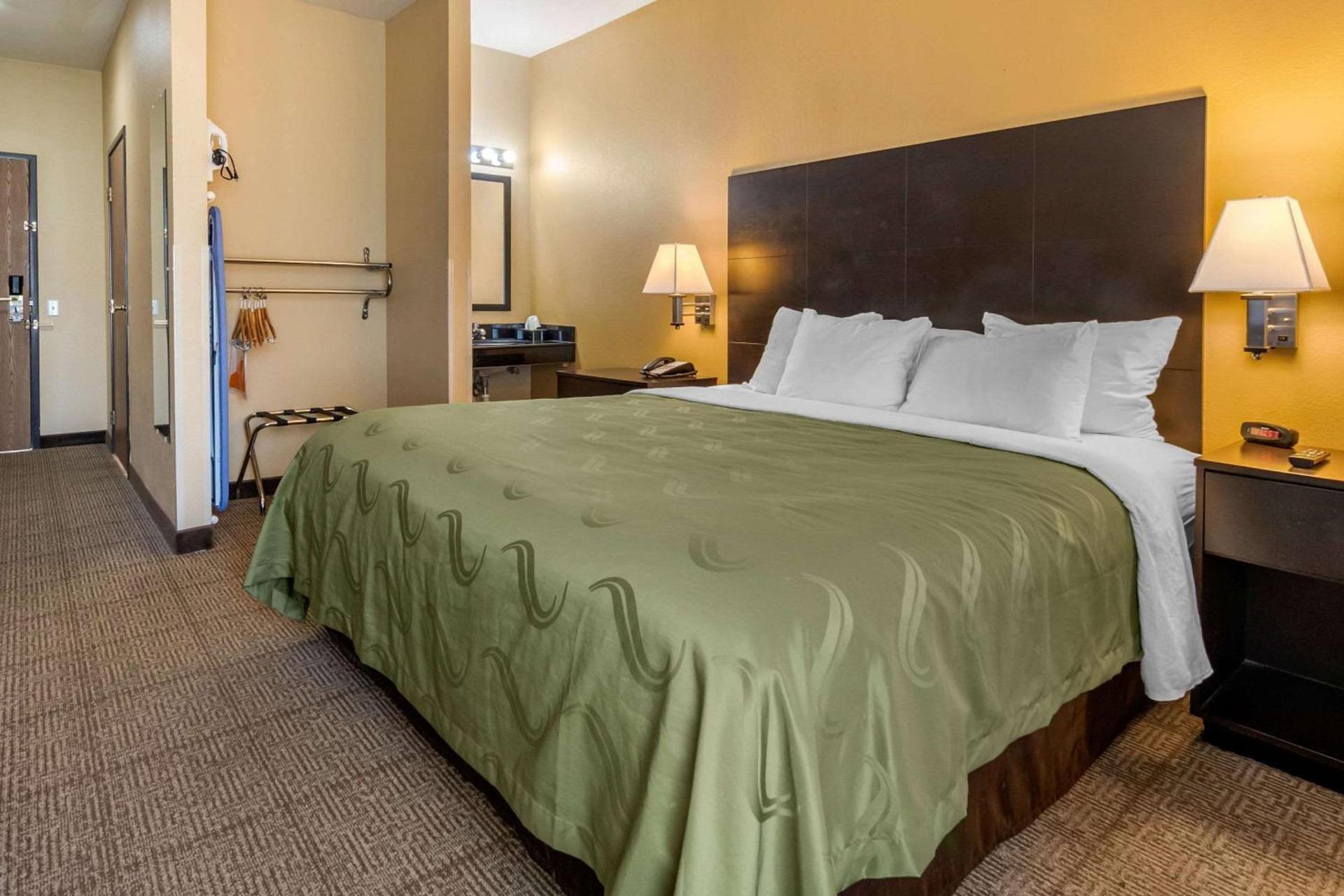 Quality Inn & Suites Lenexa Kansas City photo 2