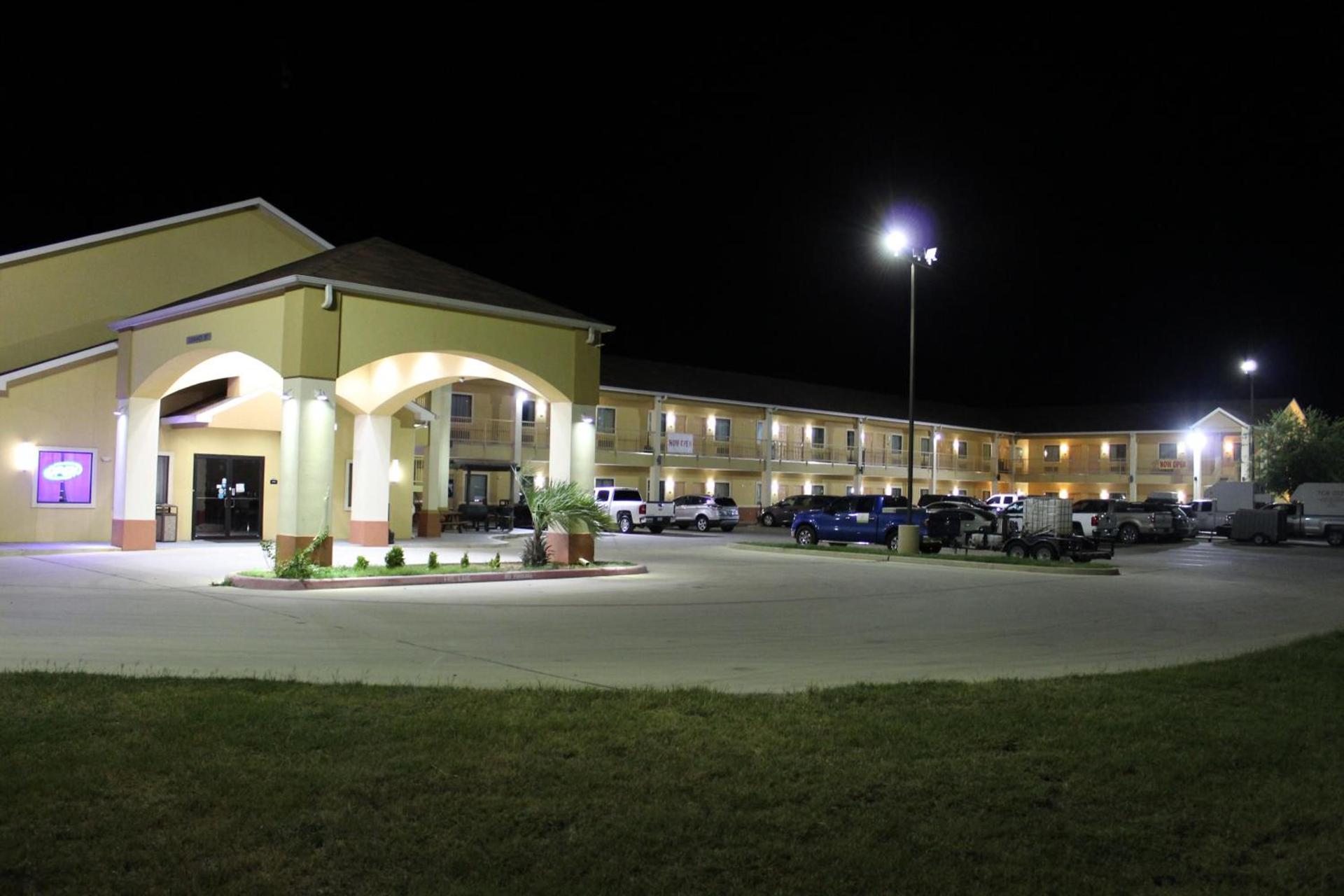 Horizon Inn & Suites — hotel in Pearsall