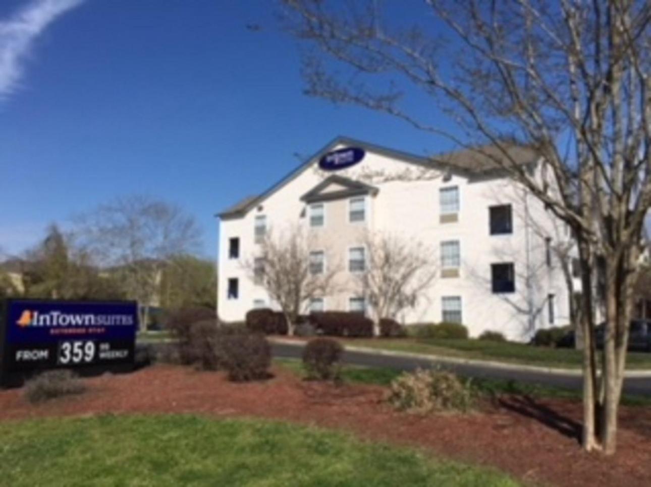 InTown Suites Extended Stay North Charleston SC - Airport photo 1