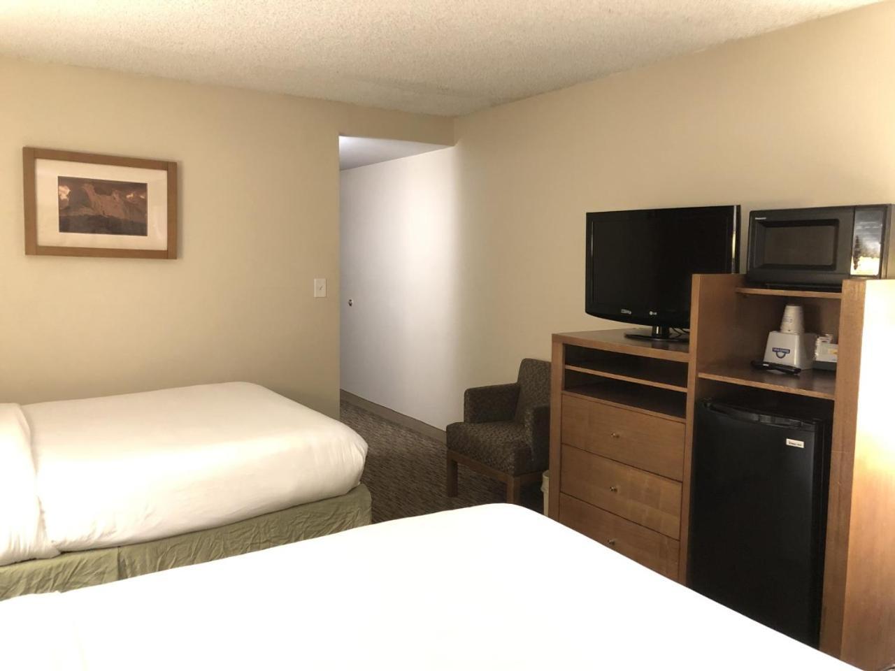 The Grand Inn Peoria photo 16