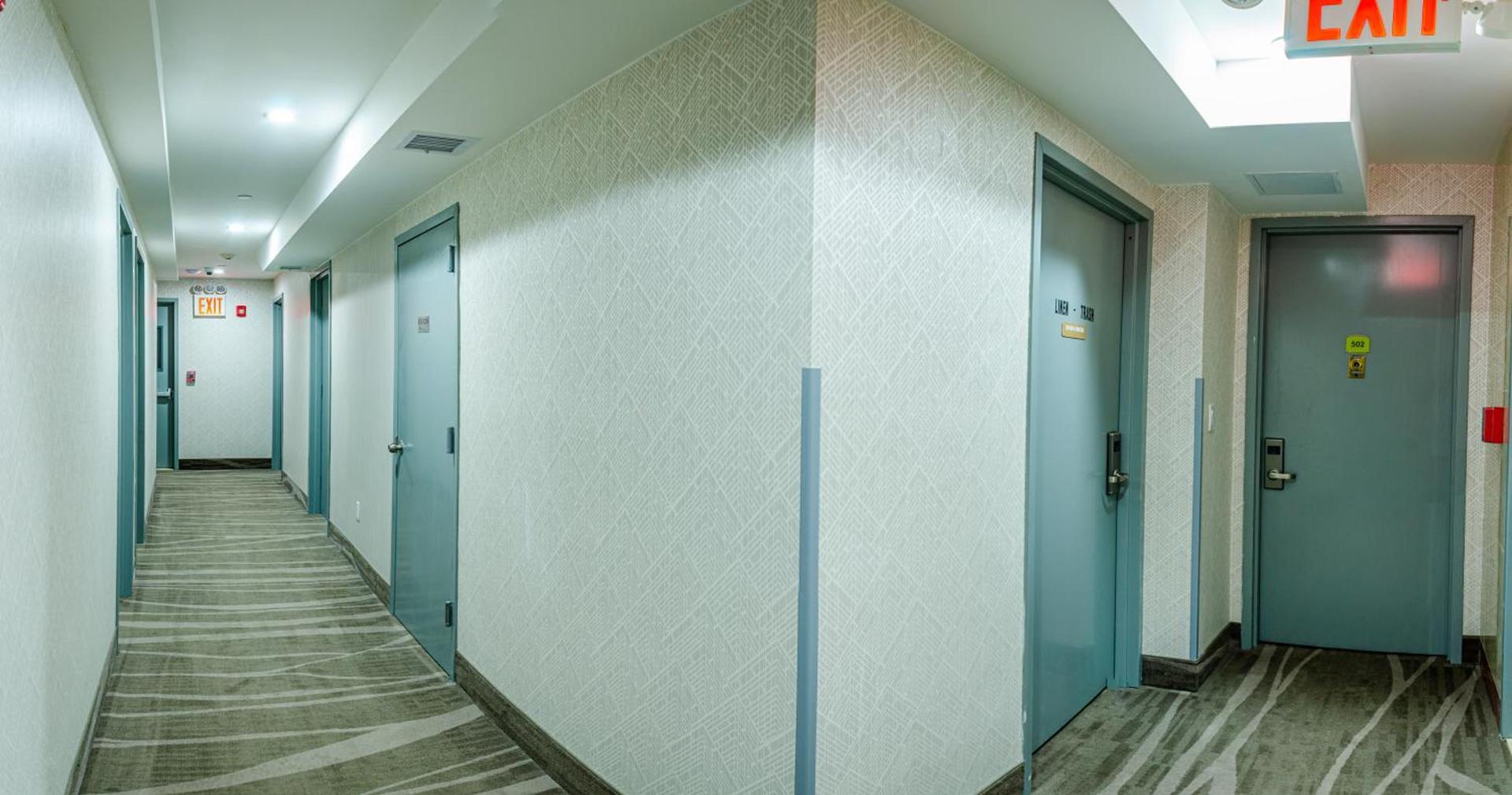 Elmhurst Hotel photo 34