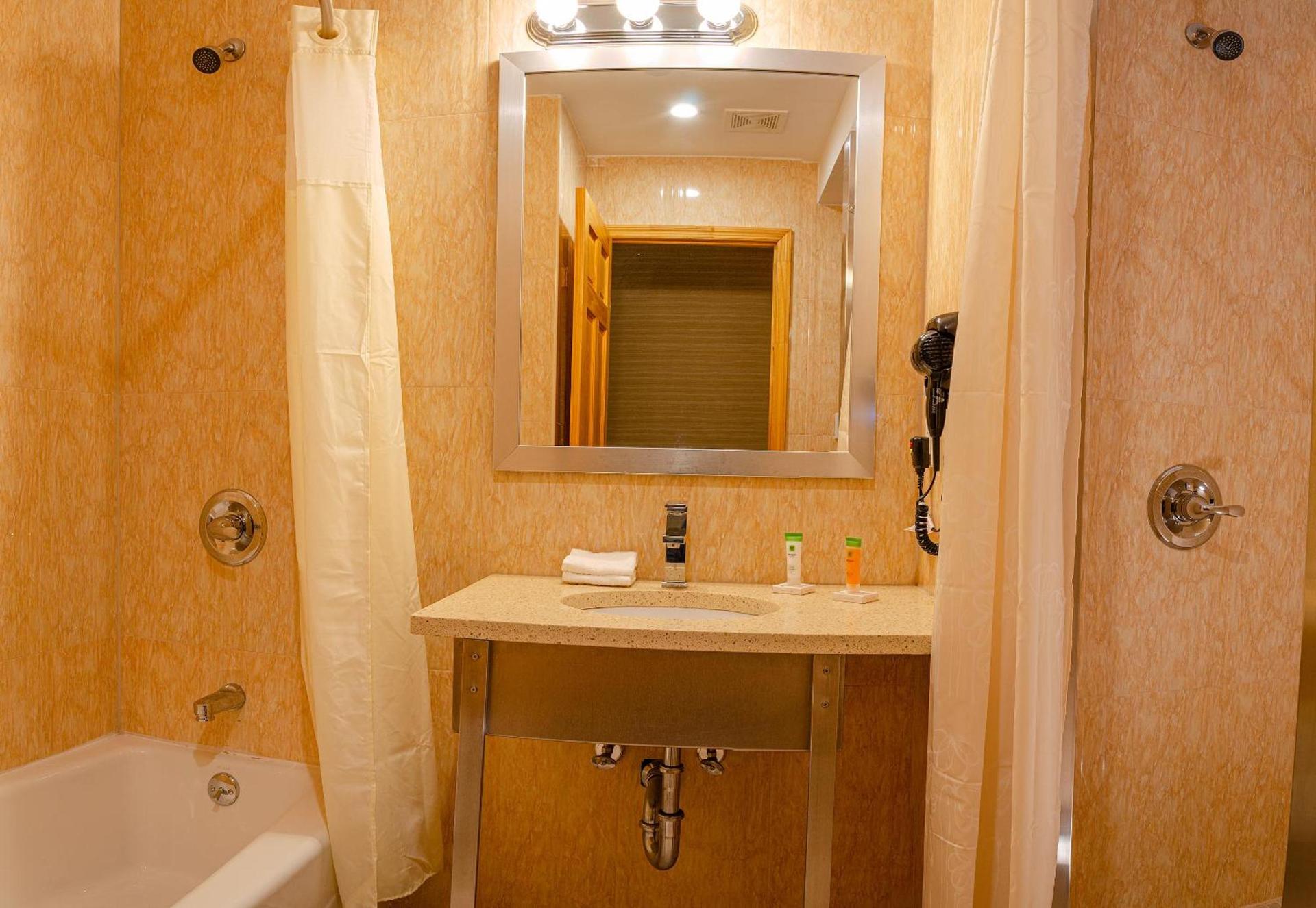 Elmhurst Hotel photo 37