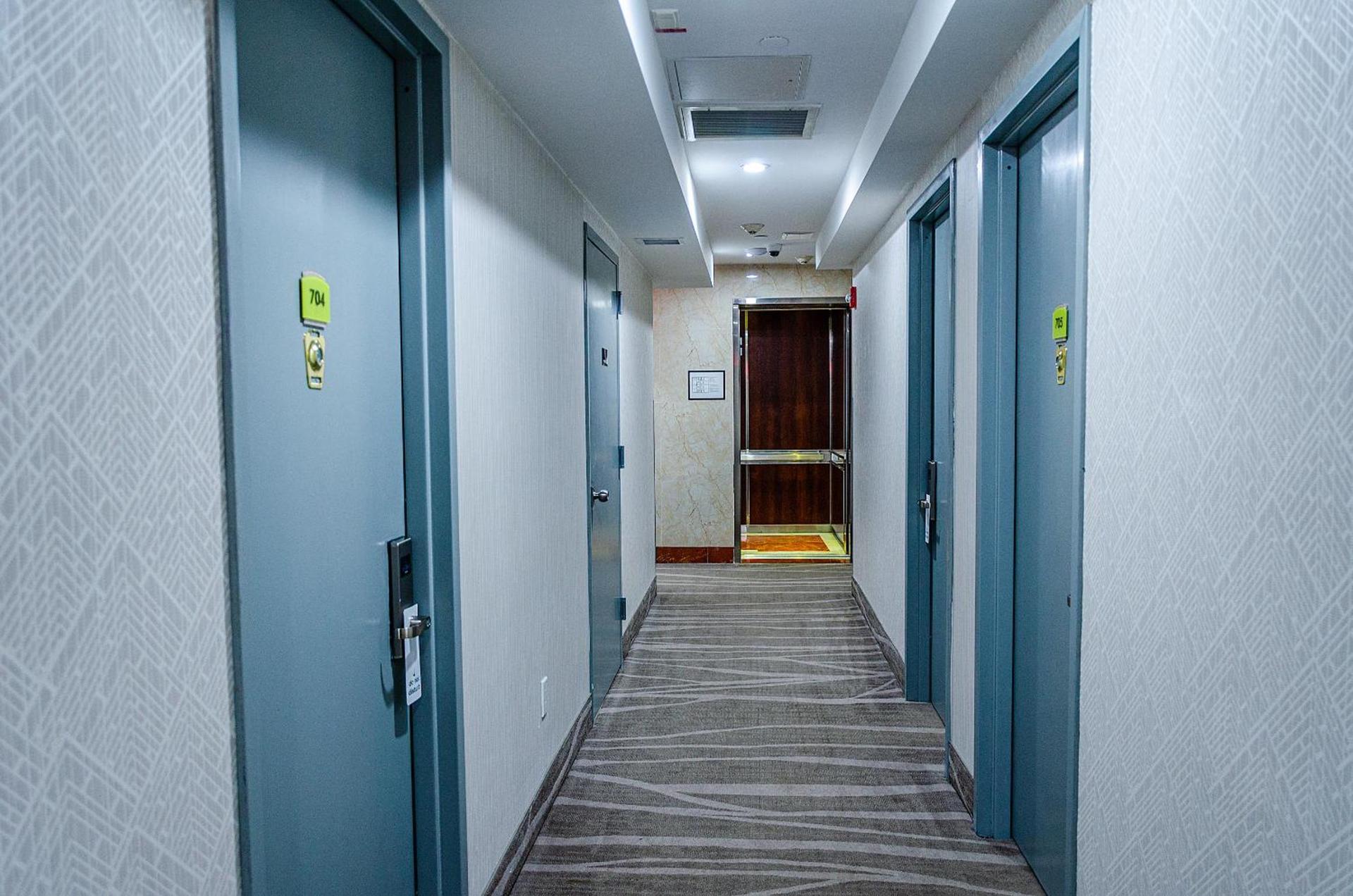 Elmhurst Hotel photo 25