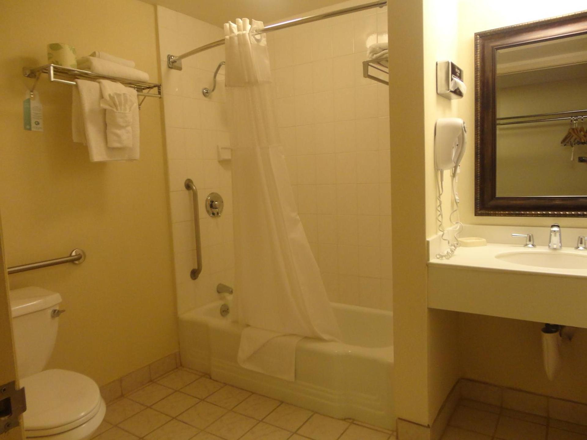 Mikado Hotel - Universal Studios-Burbank photo 25