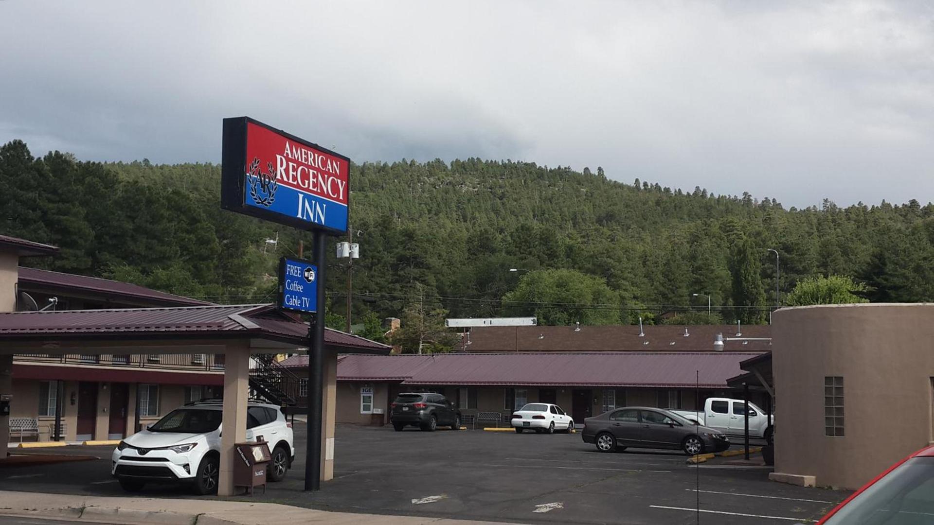 American Regency Inn photo 1