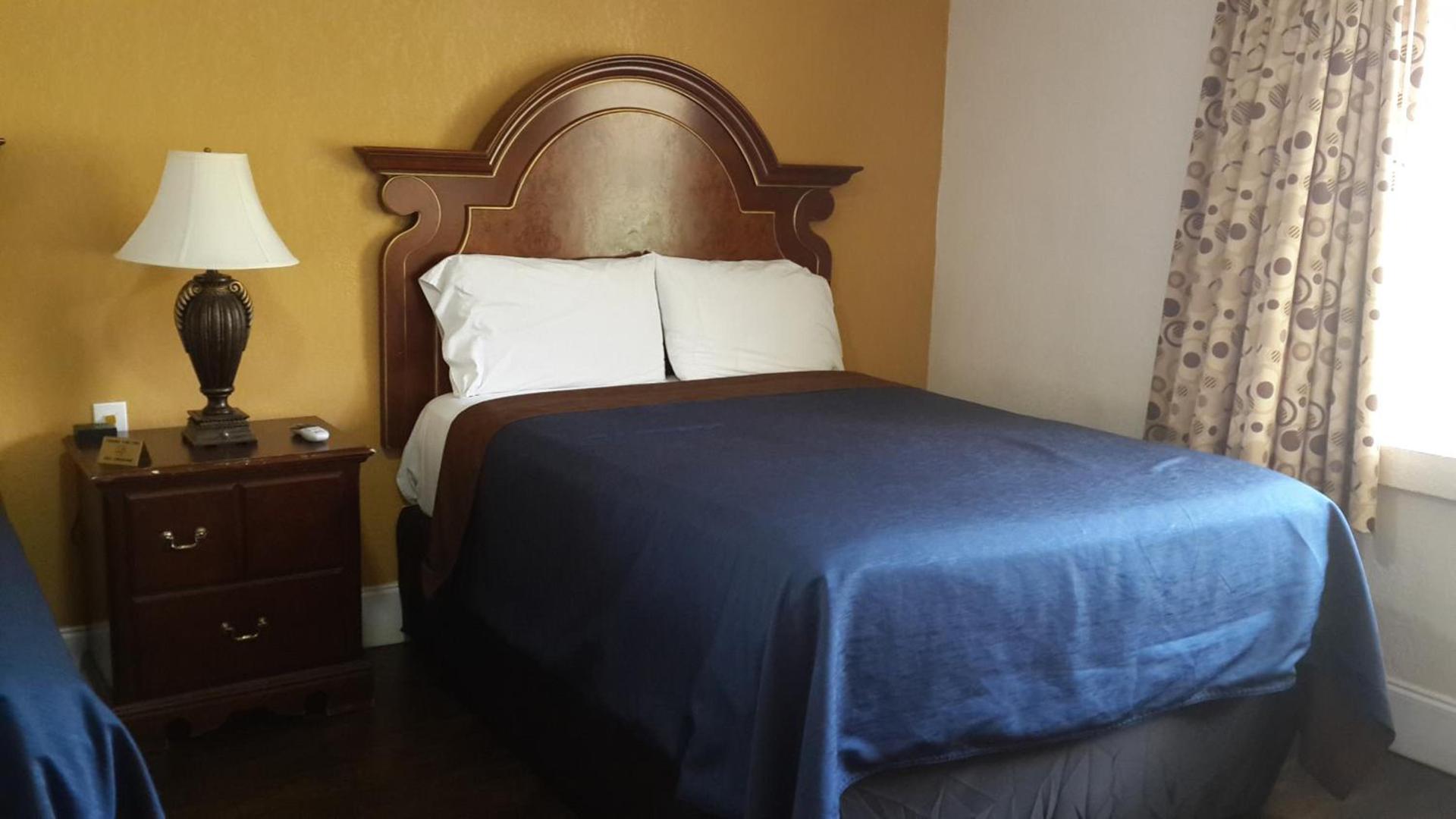 American Regency Inn photo 10