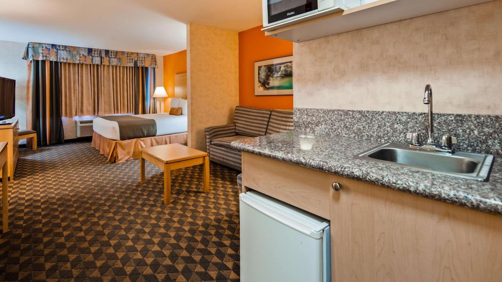 Best Western Plus North Las Vegas Inn & Suites photo 39