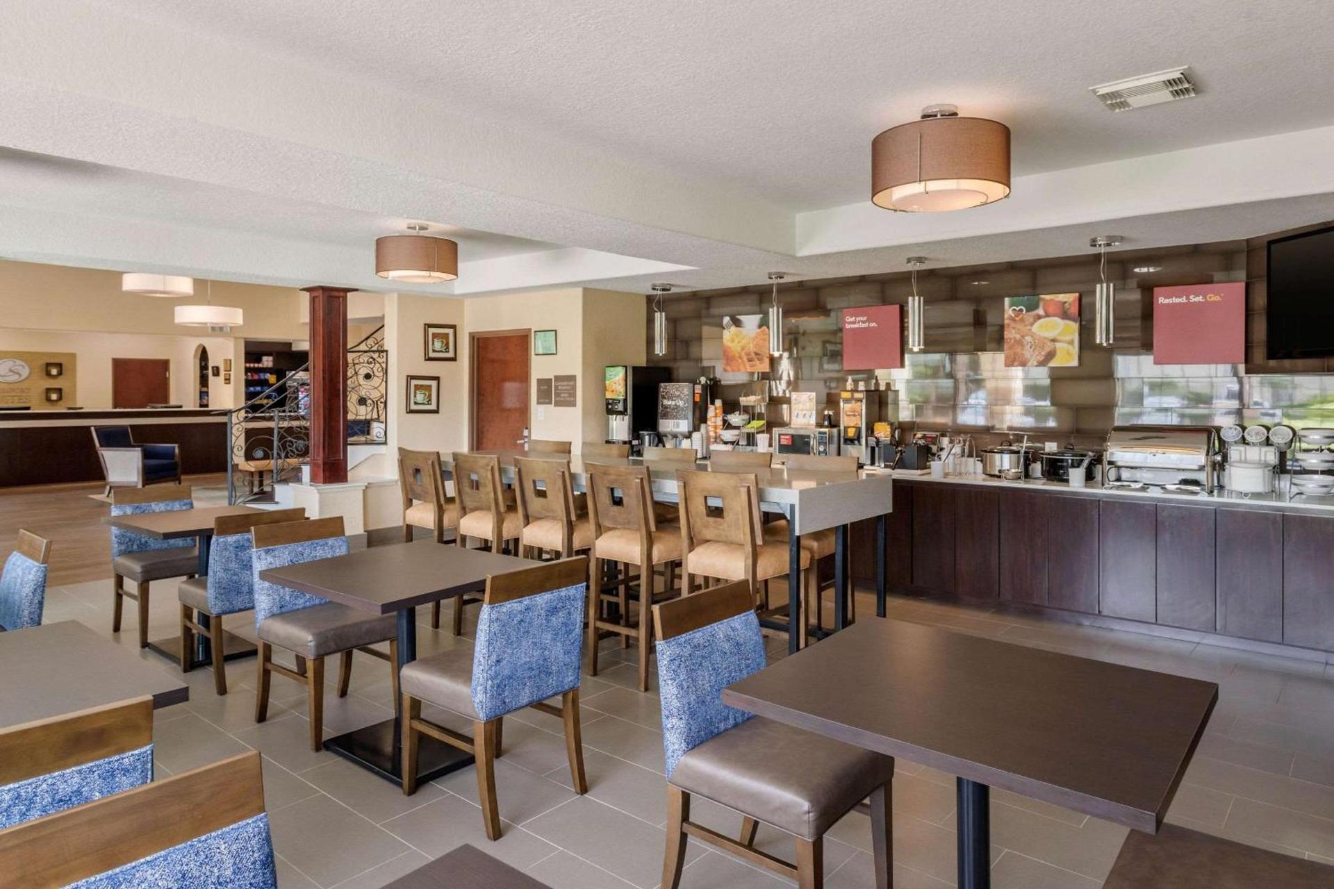 Comfort Suites Baytown I - 10 photo 26