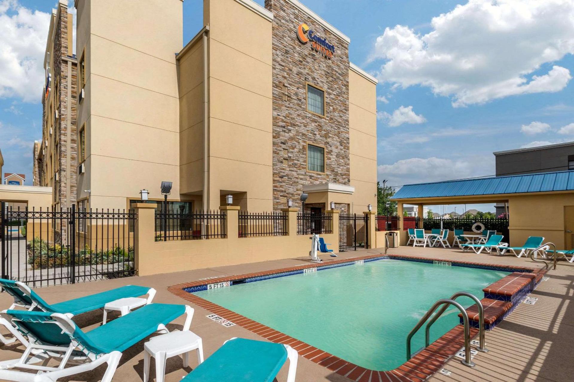 Comfort Suites Baytown I - 10 photo 20
