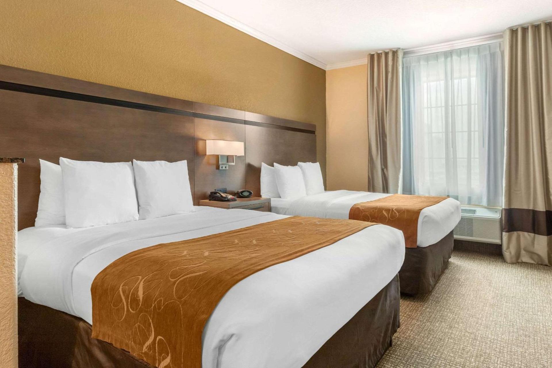 Comfort Suites Baytown I - 10 photo 16