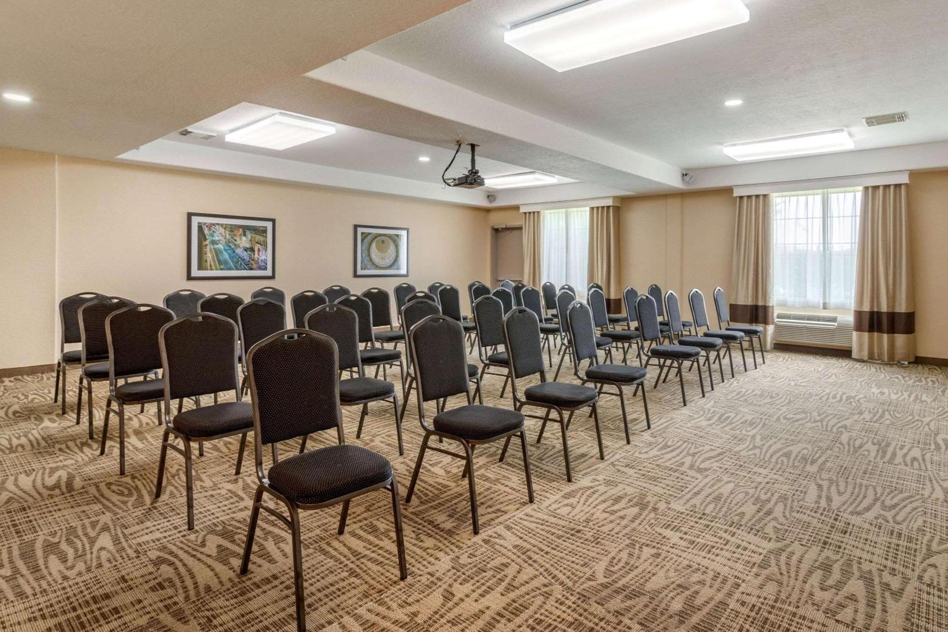 Comfort Suites Baytown I - 10 photo 24