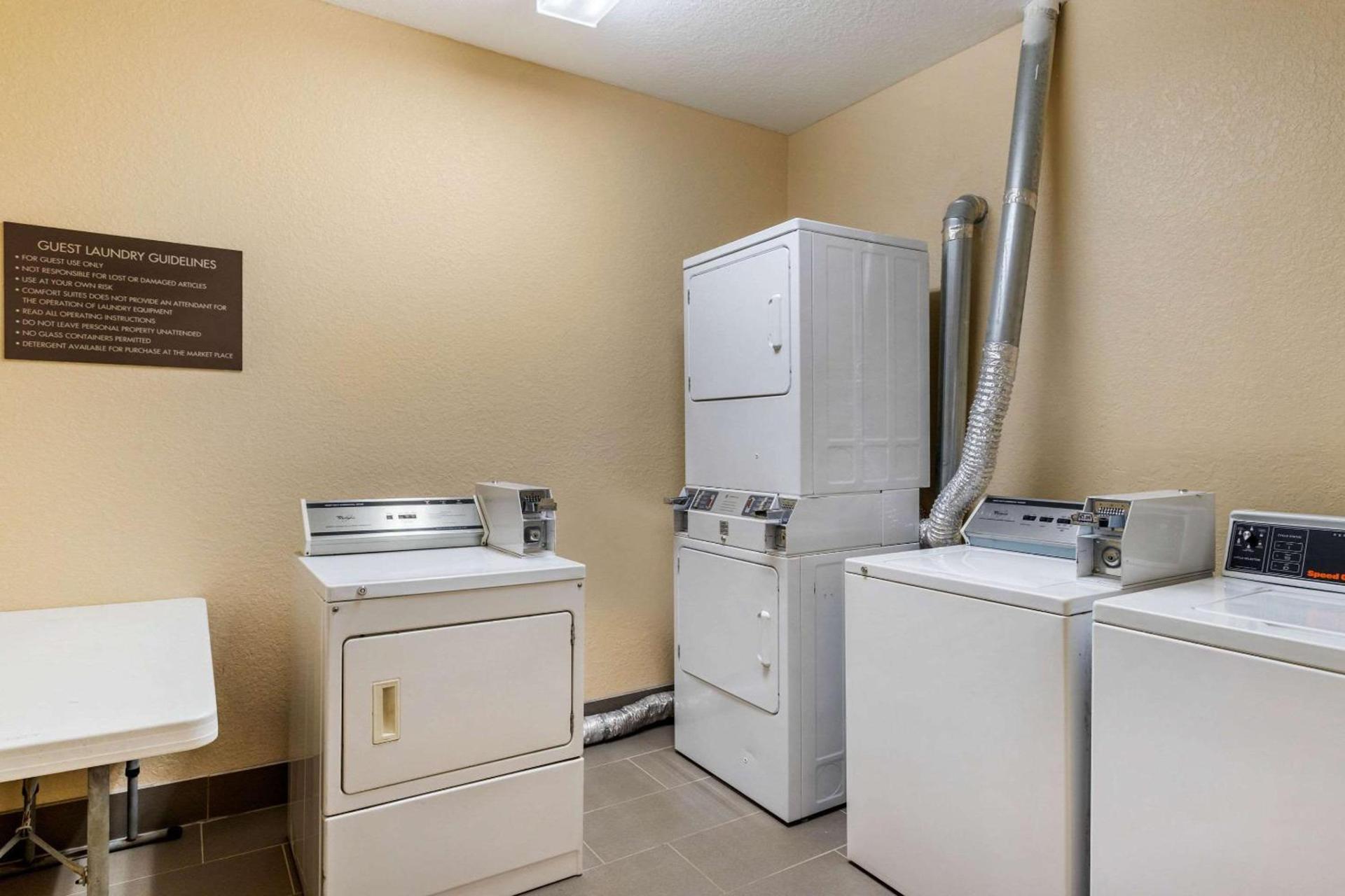 Comfort Suites Baytown I - 10 photo 28