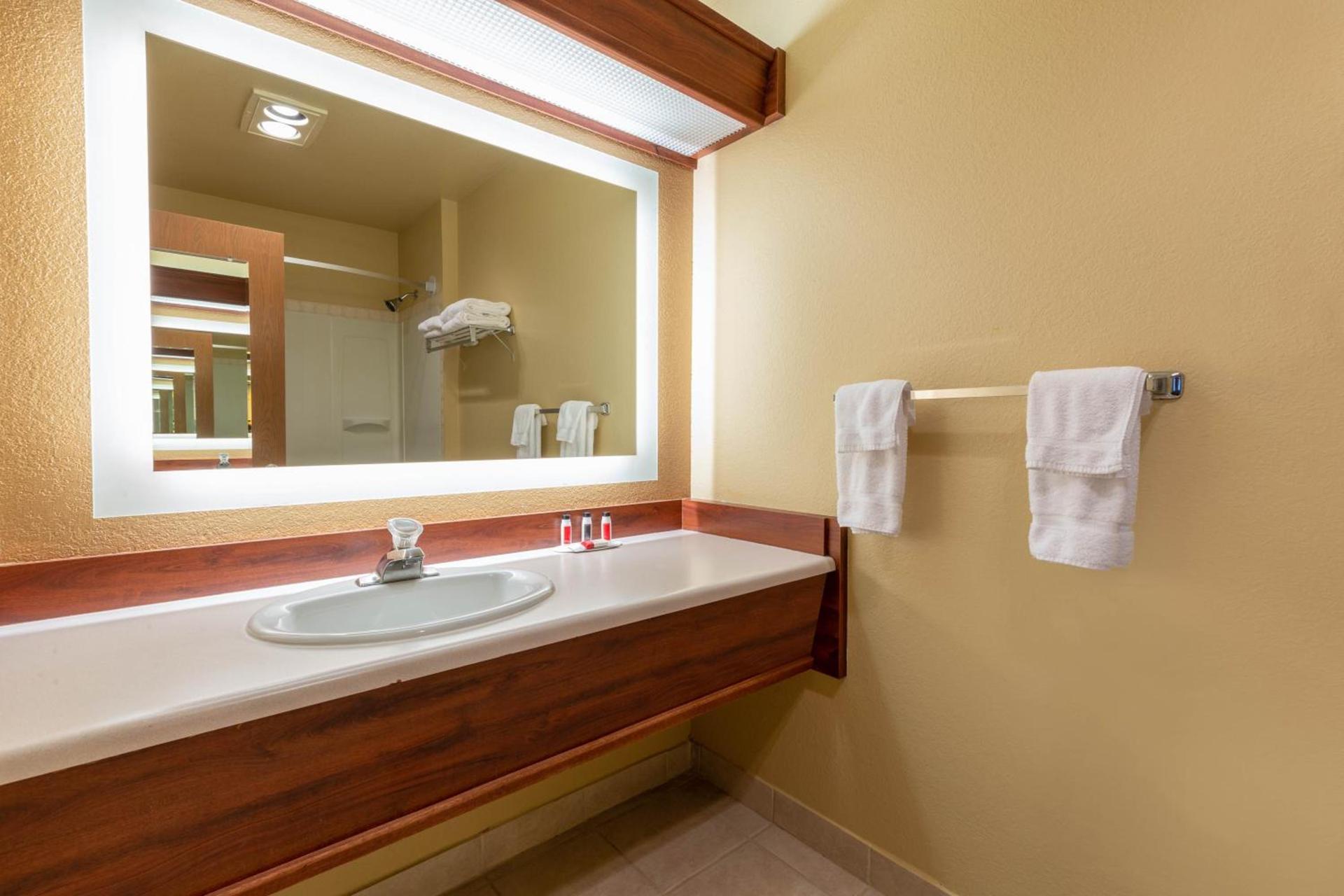 Howard Johnson by Wyndham Leavenworth photo 21