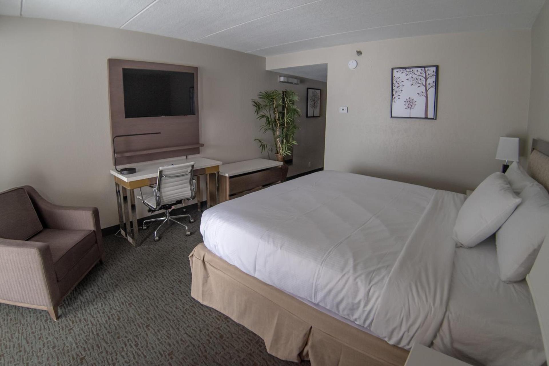 Baymont by Wyndham Shakopee photo 57