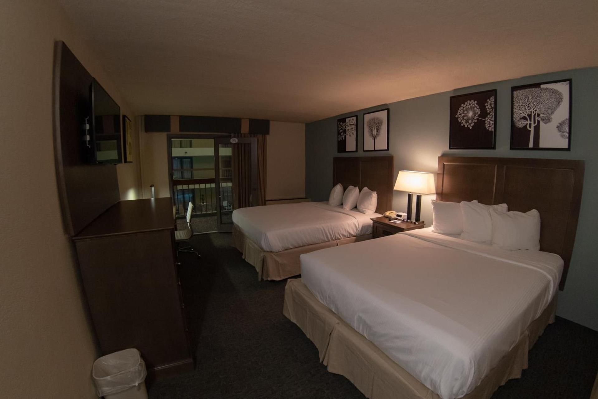 Baymont by Wyndham Shakopee photo 47