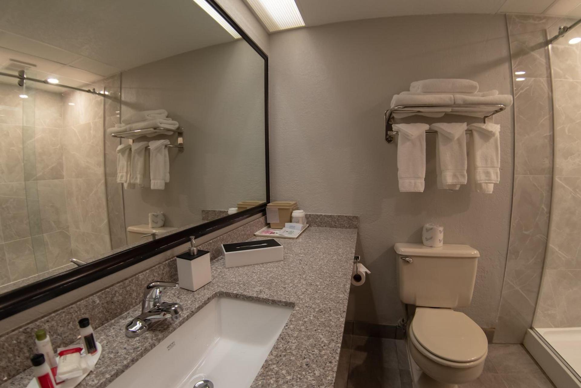 Baymont by Wyndham Shakopee photo 46